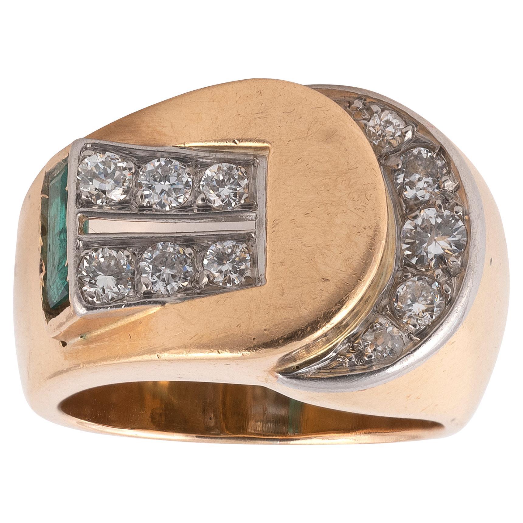 Retro Diamond Emerald and 18 Karat Gold Ring, circa 1945 For Sale