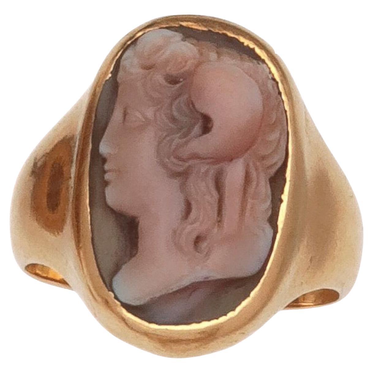 Yellow Gold Cameo Agate Ring