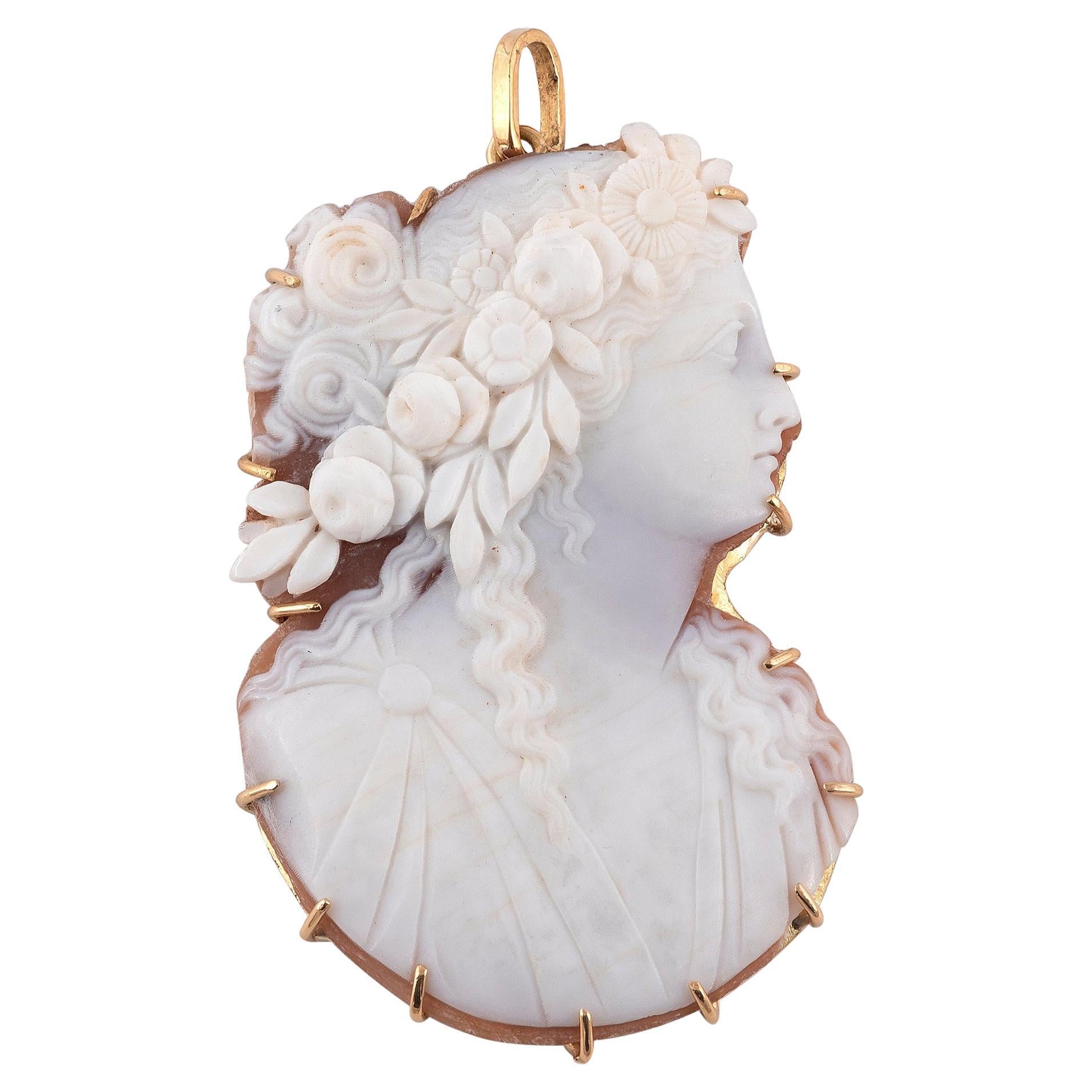 Victorian 18kt Yellow Gold and Cameo Pendant