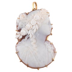 18kt Yellow Gold and Cameo Pendant