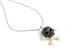Deakin & Francis Silver Skull and Cross Bones Pendant