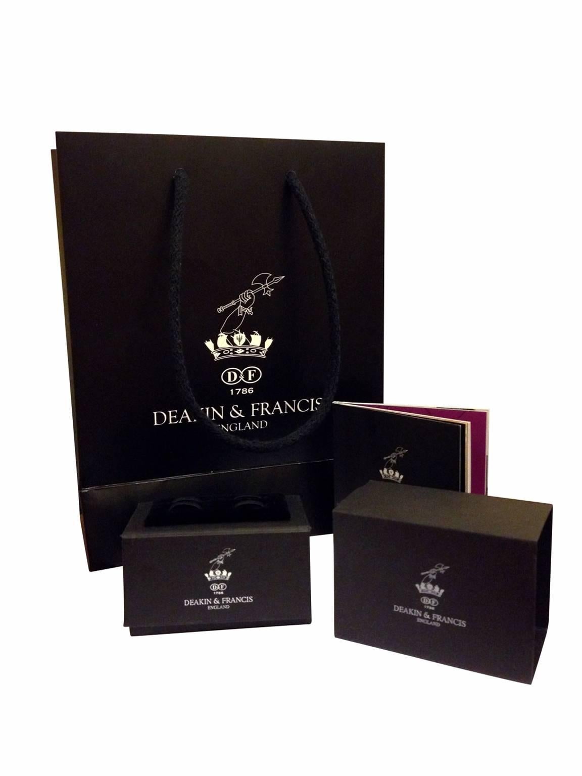 
The sterling silver violin cufflinks have a small domed oval spring link fitting and a black enamel finish. With a full set of Deakin & Francis hallmarks for authenticity, these cufflinks come packaged in our unique presentation box. 

Complete