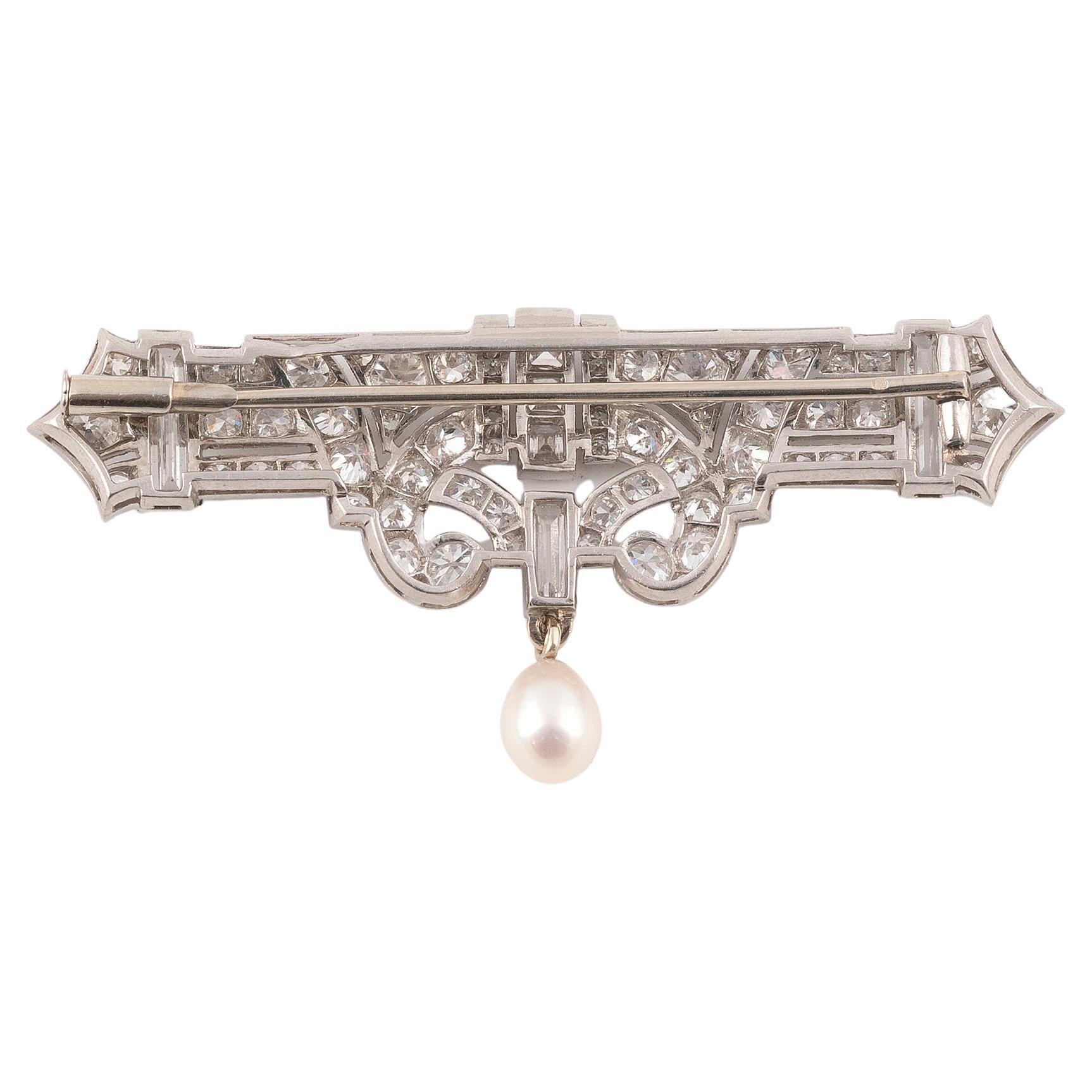 Art Deco' Platinum Diamond and Natural Pearl Brooch In Excellent Condition For Sale In Firenze, IT