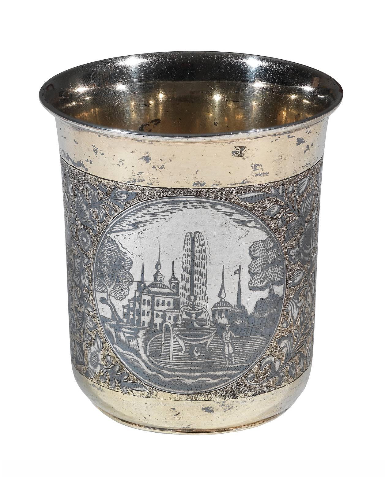 Antique Russian Silver Gilt and Niello Beaker In Excellent Condition In Firenze, IT