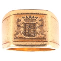 18kt Yellow Gold Signet Family Crest Ring