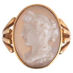 18kt Gelbgold Achat Lady Profile Kamee Herrenring Ende 19. Jahrhundert