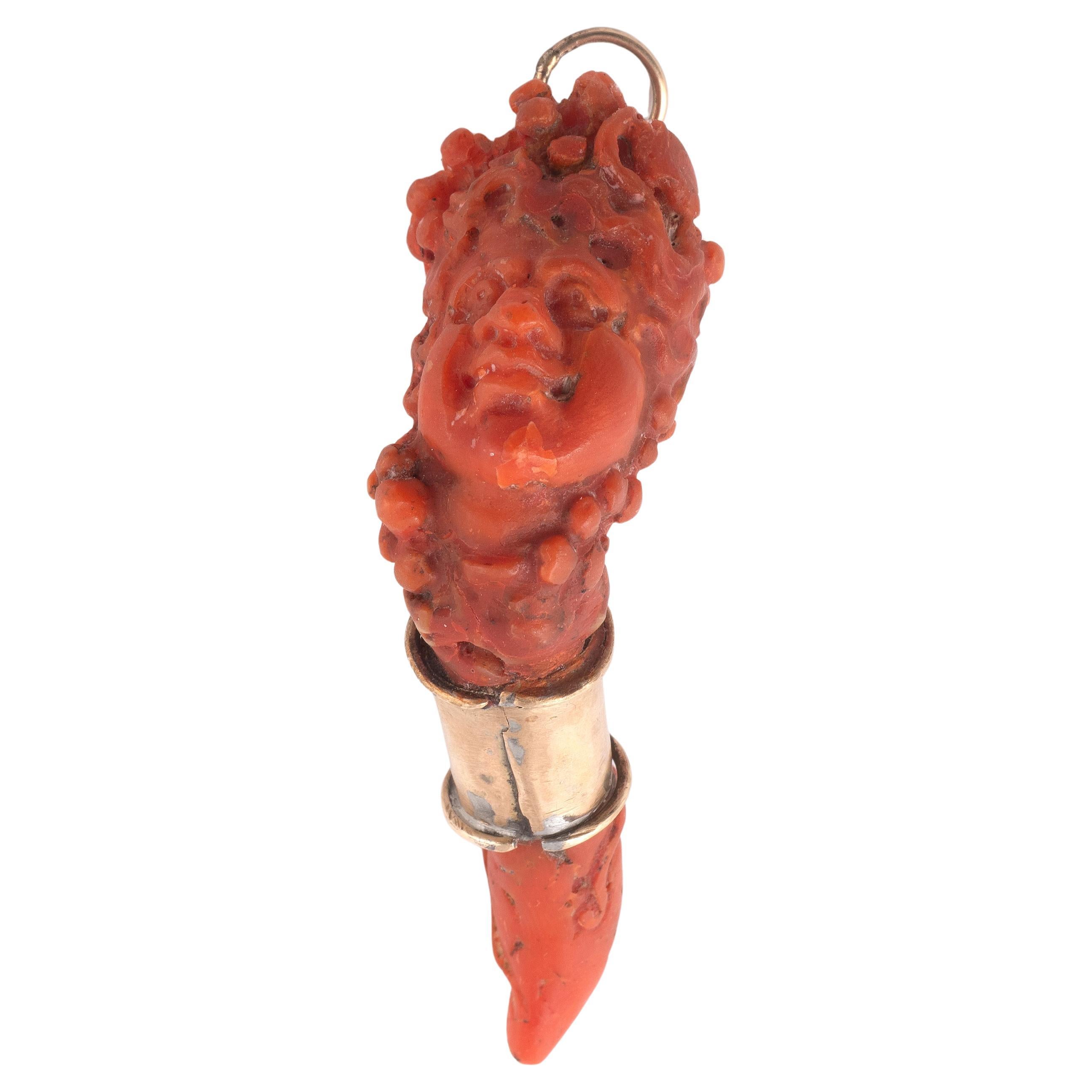 Néoclassique Corallum Rubrum Horn avec Bacchus Italie du Sud 19ème siècle en vente