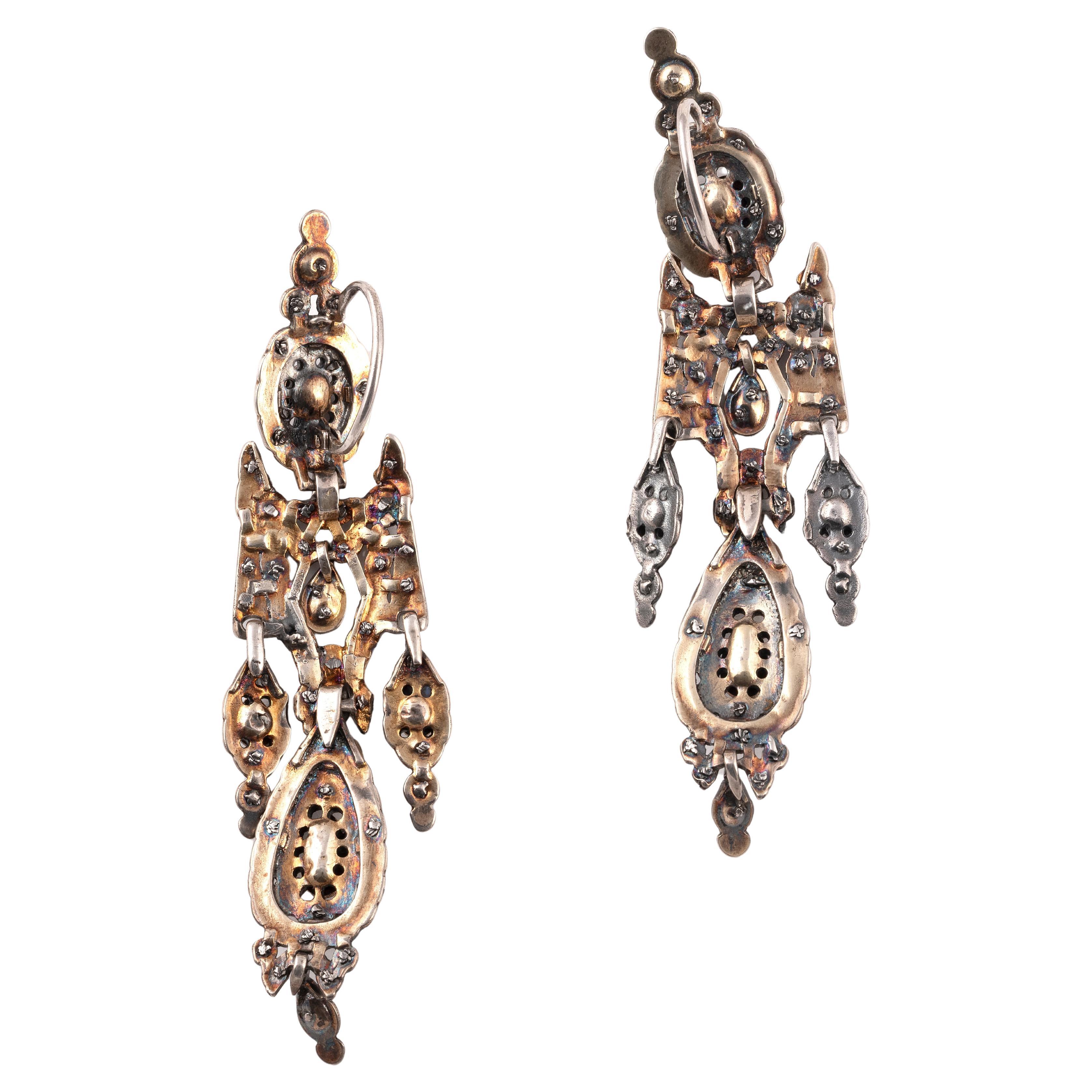 Neoclassical 18th Century Antique Iberian Emerald Chandelier Earrings For Sale