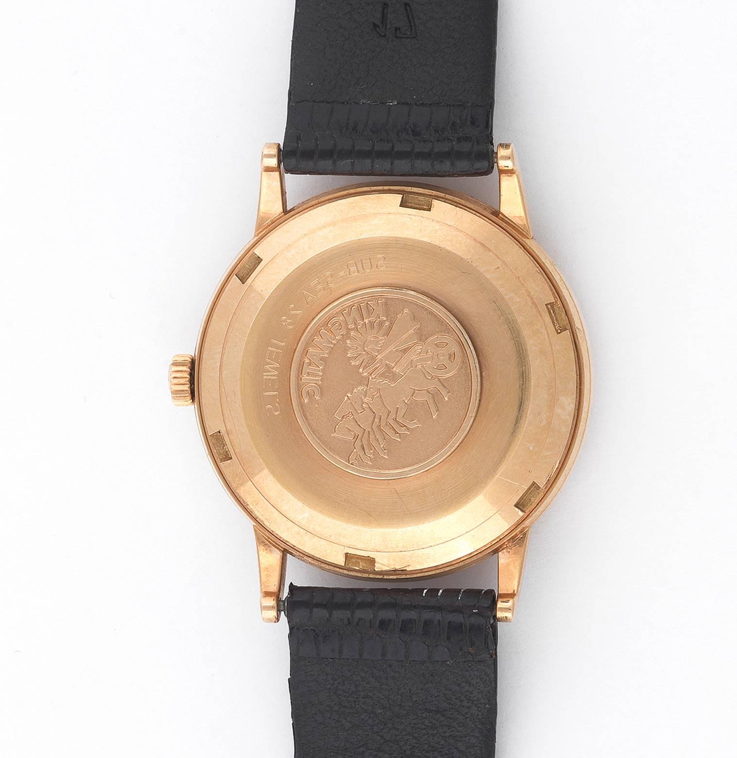 


Ref. R 5231. Made in the 1960s.

Fine and rare, center seconds, self-winding, 18Kt rose gold wristwatch.

Case three-body, solid, polished, straight lugs, screw back case engraved with depicted the Chariot of the Sun.
Sun rays rose gold engraved