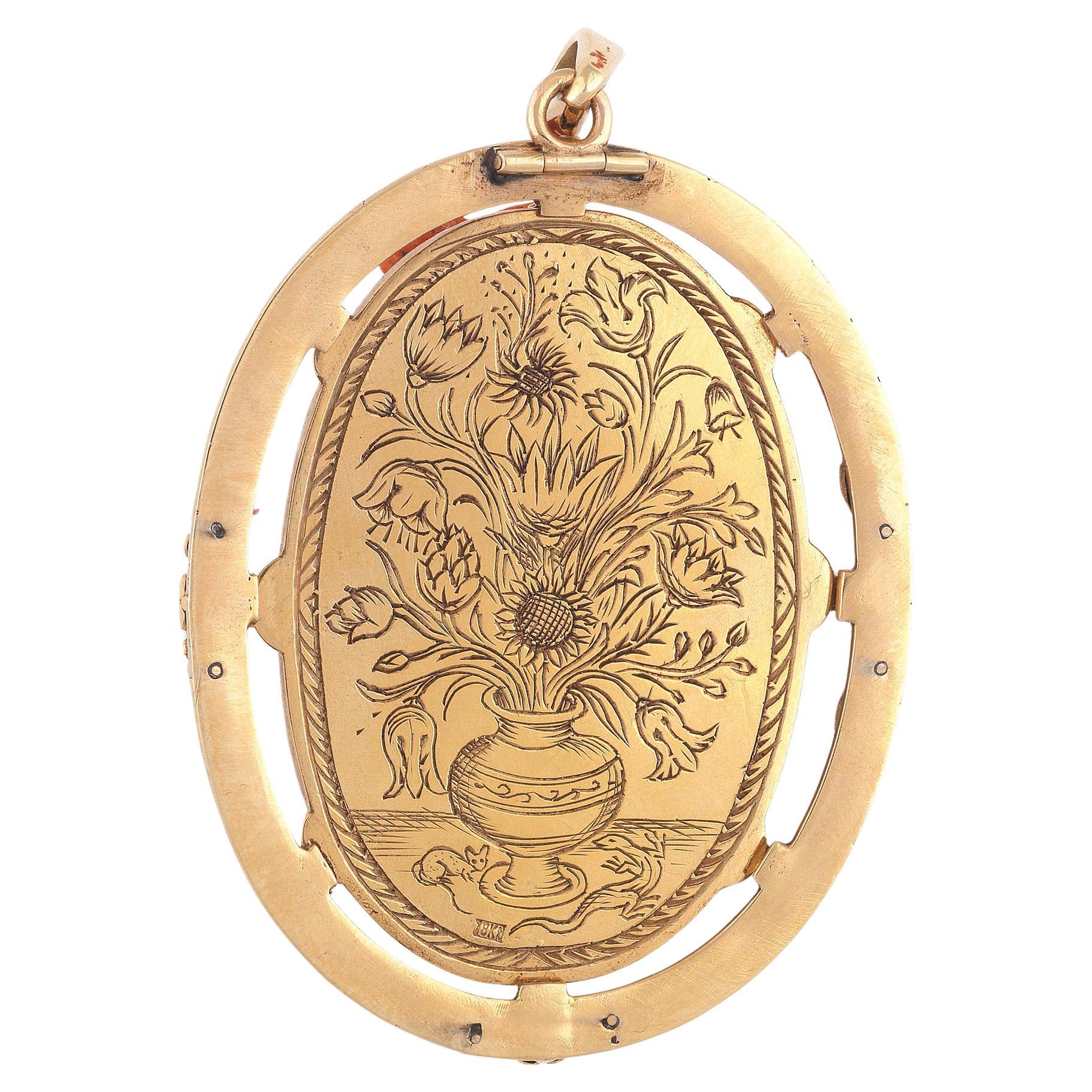 Cameo Coral Gold Black Enamel Dionysus Pendant In Excellent Condition For Sale In Firenze, IT