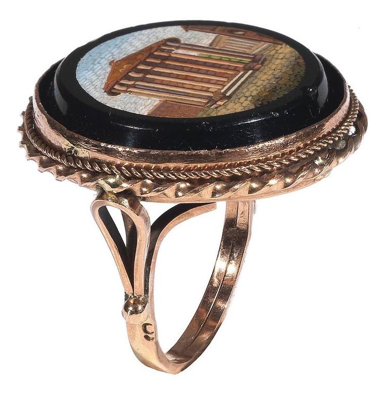 19th Century Gold Italian Micromosaic Temple of Vesta Ring In Excellent Condition In Firenze, IT
