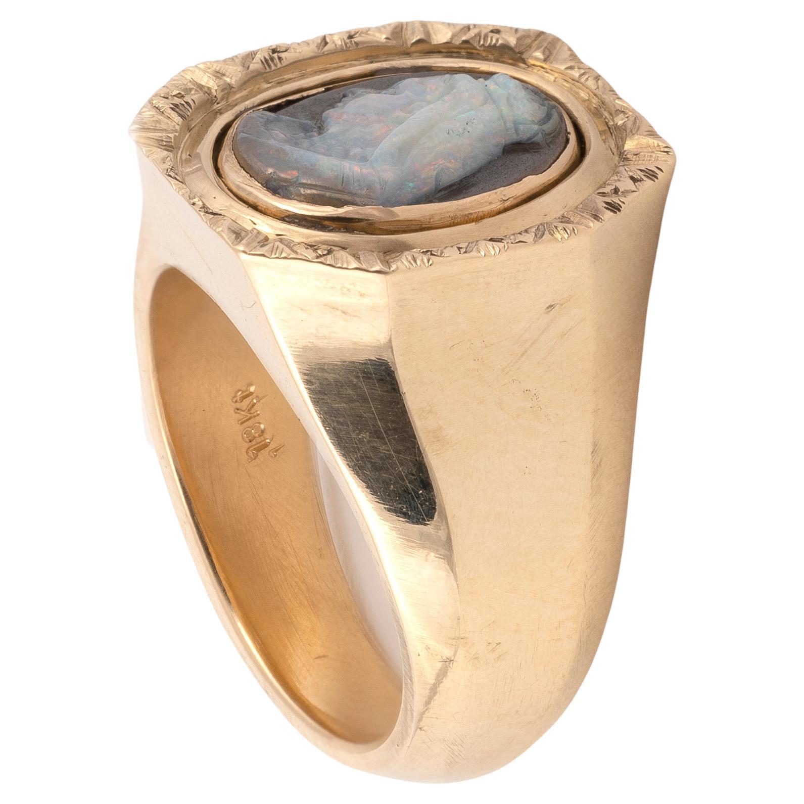 
Probably by Wilhelm Schmidt, mounted in a yellow gold ring, cameo 12mm high.
Size 7