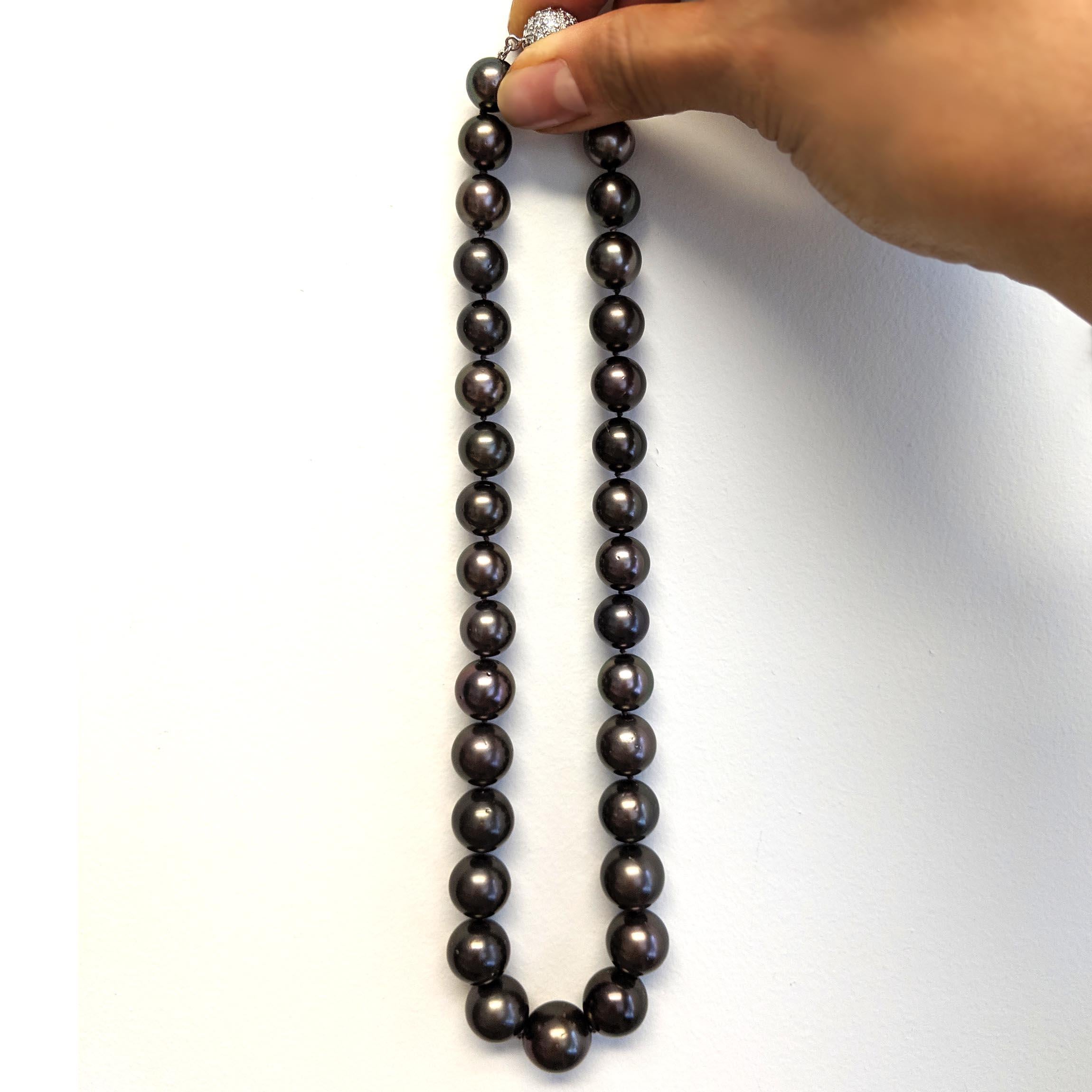 Modern Black Tahitian Pearl and Gold Necklace