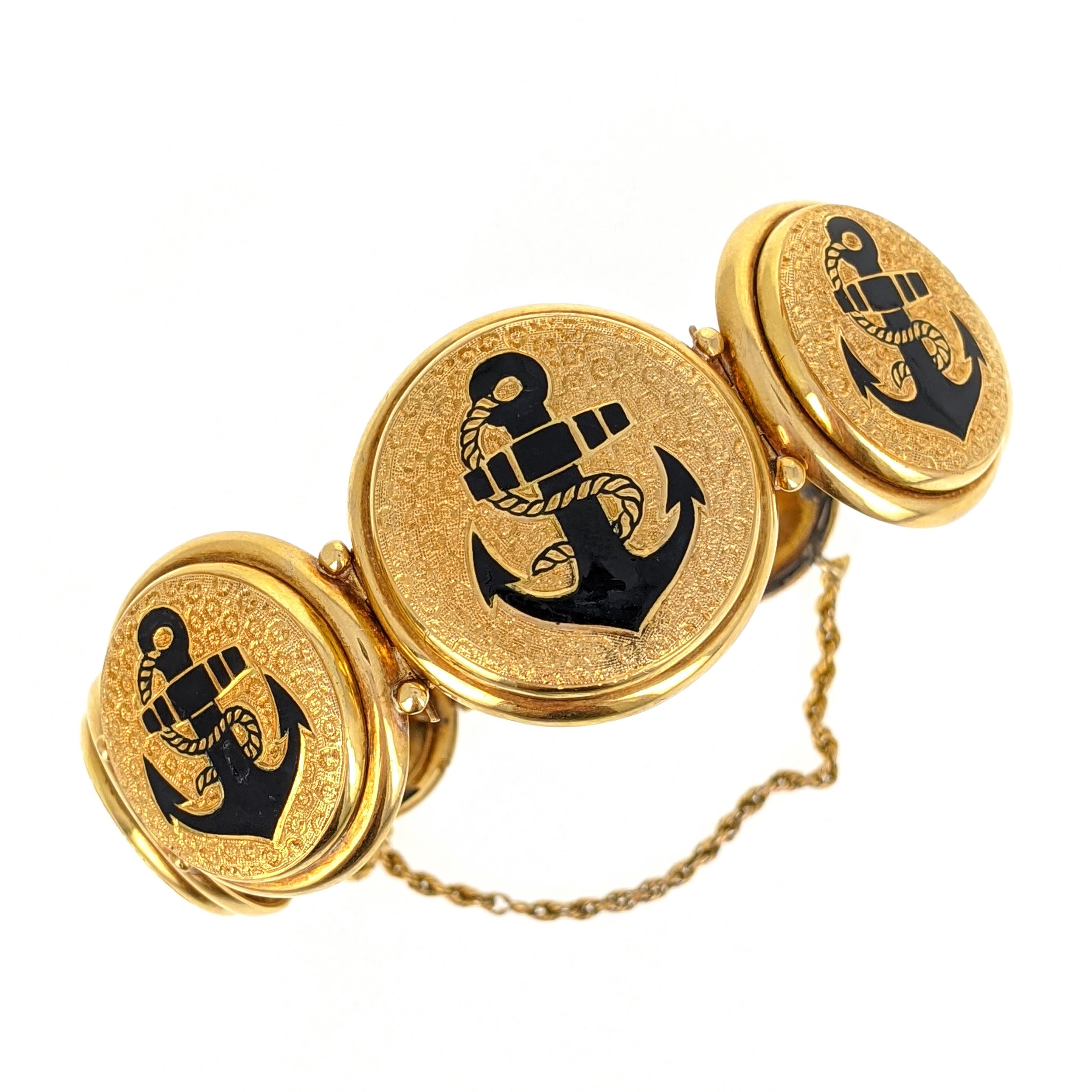 Antique Anchors Enamel Gold Link Bracelet In Good Condition For Sale In New York, NY