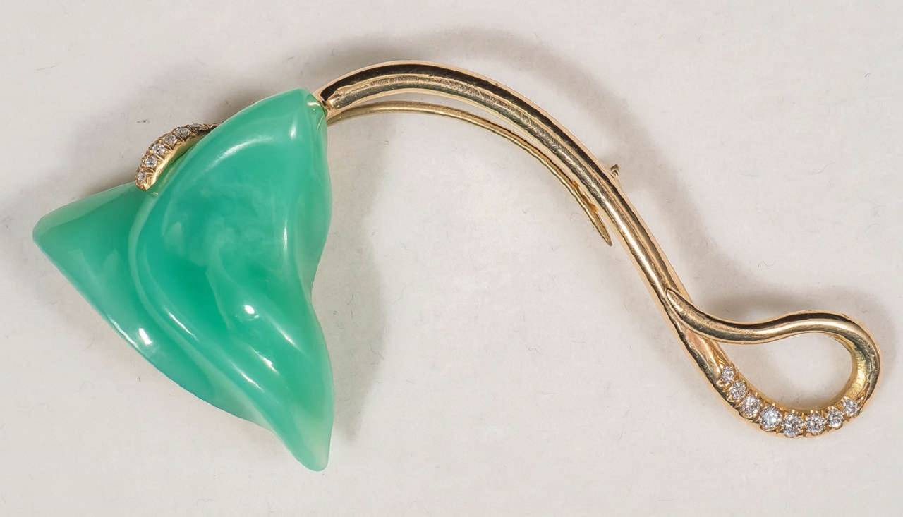 Naomi Sarna Carved Chrysoprase Diamond Gold Flower Pin For Sale 5