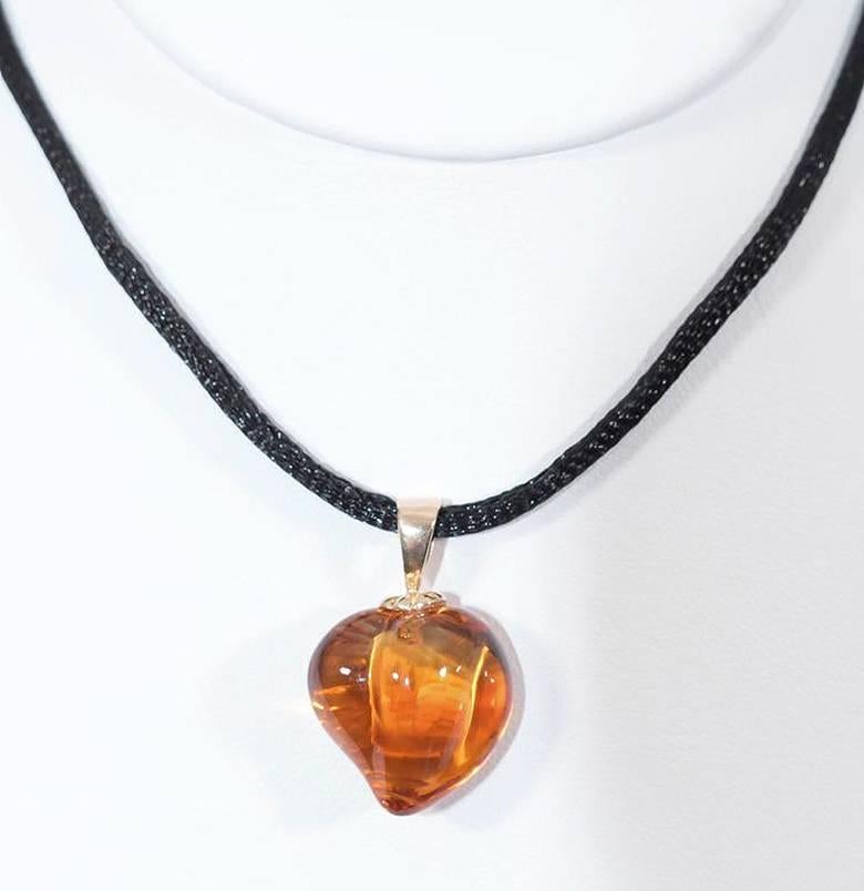 Naomi Sarna Carved Citrine Heart Pendant In New Condition For Sale In New York, NY