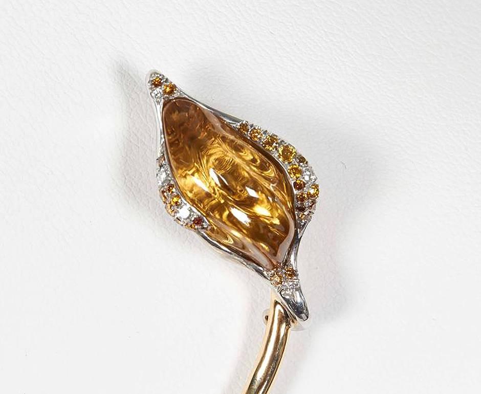 Naomi Sarna Zircon Diamond Gold Brooch In New Condition In New York, NY