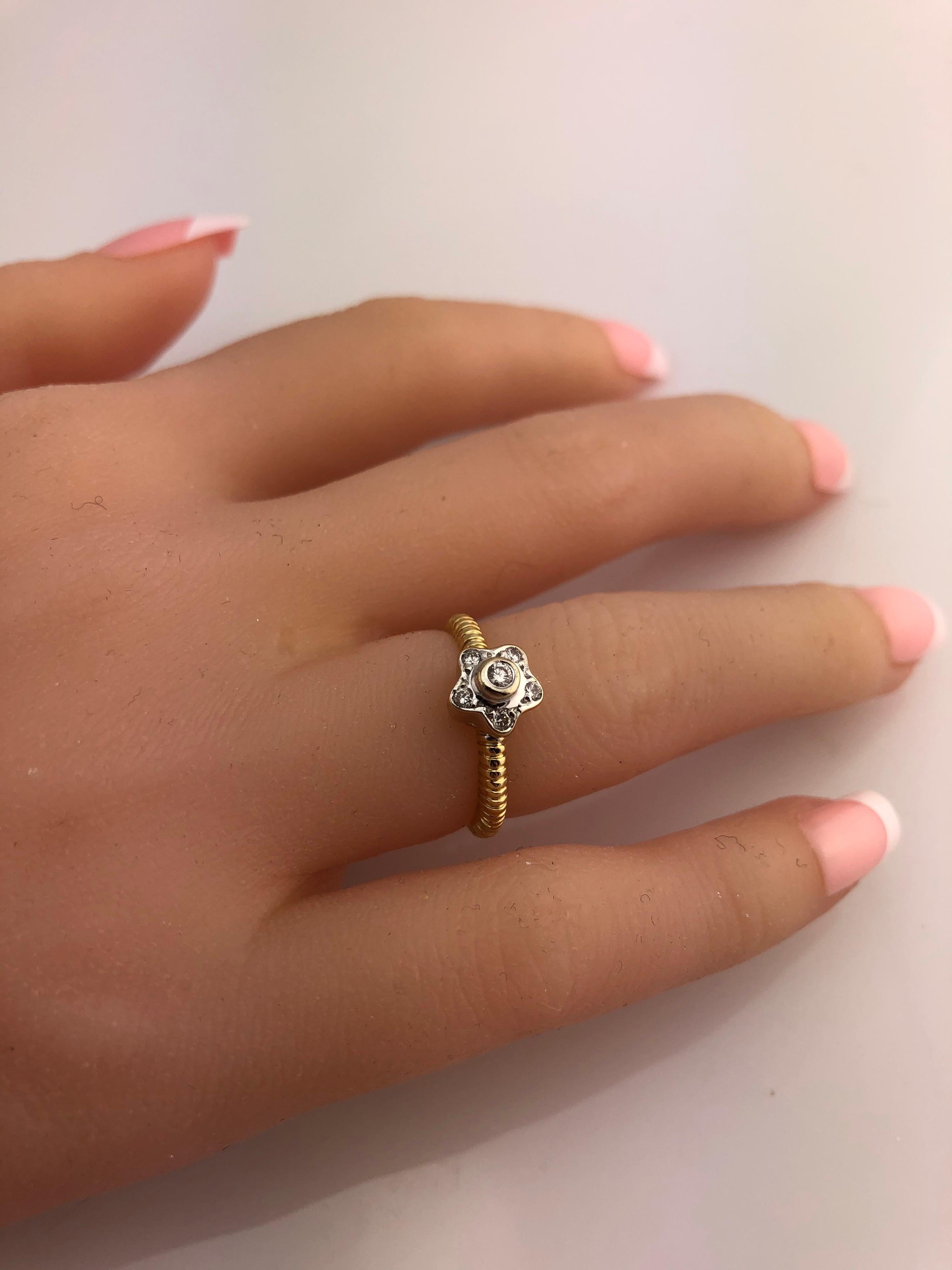 14 Karat Yellow Gold Diamond Flower Ring 2