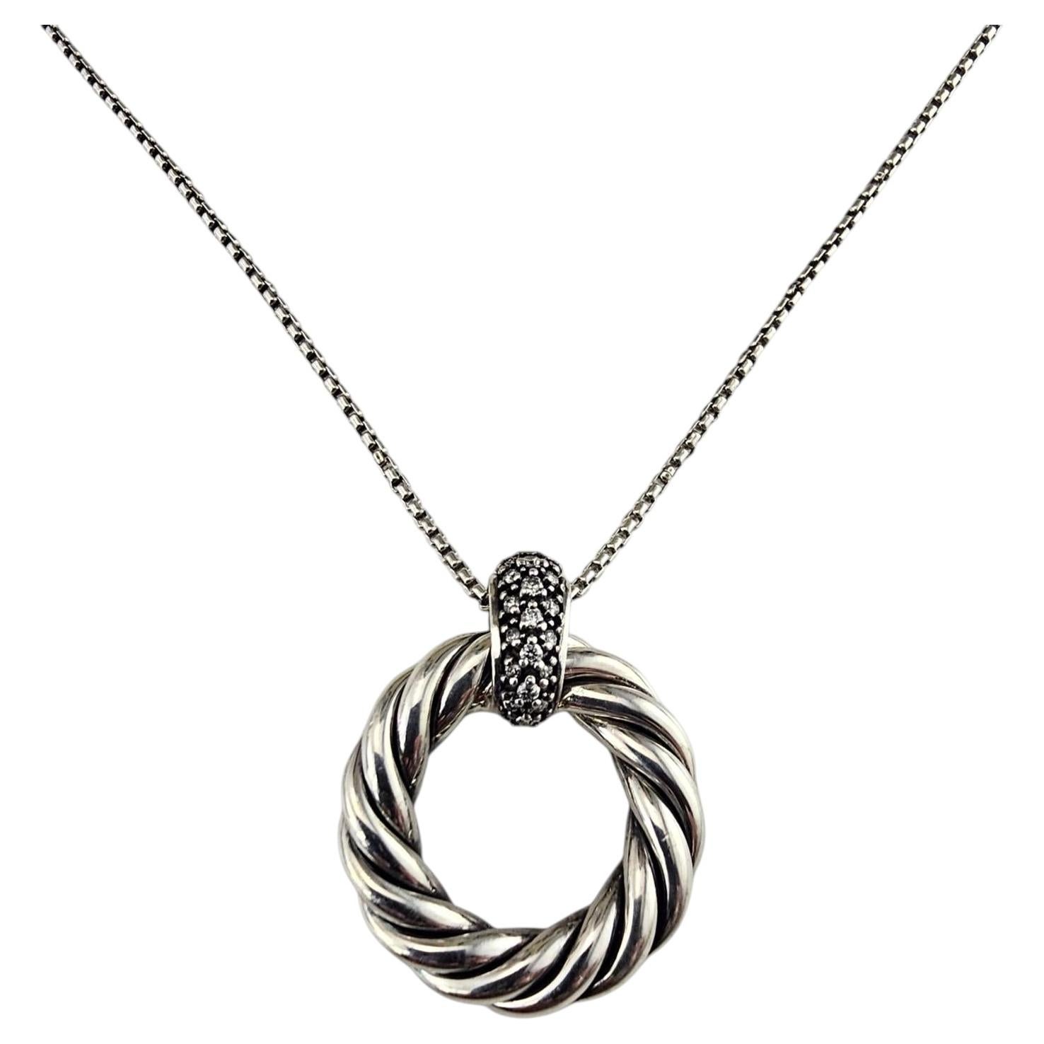 Collier David Yurman avec pendentif circulaire en argent sterling et diamants, modèle « Cable Circle » n° 25909 en vente