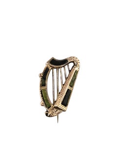 Broche/épingle en forme de harpe en or jaune 9 carats et marbre du Connemara n° 25957