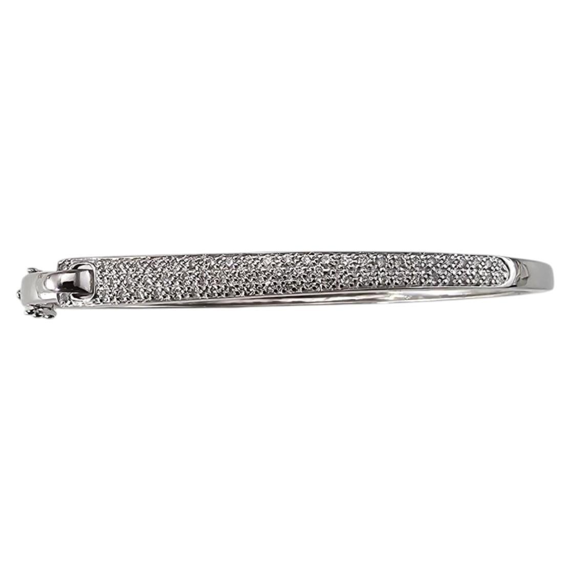 Guy Laroche Armreif aus 18-karätigem Weißgold mit Diamanten, Art.-Nr. 26139 im Angebot