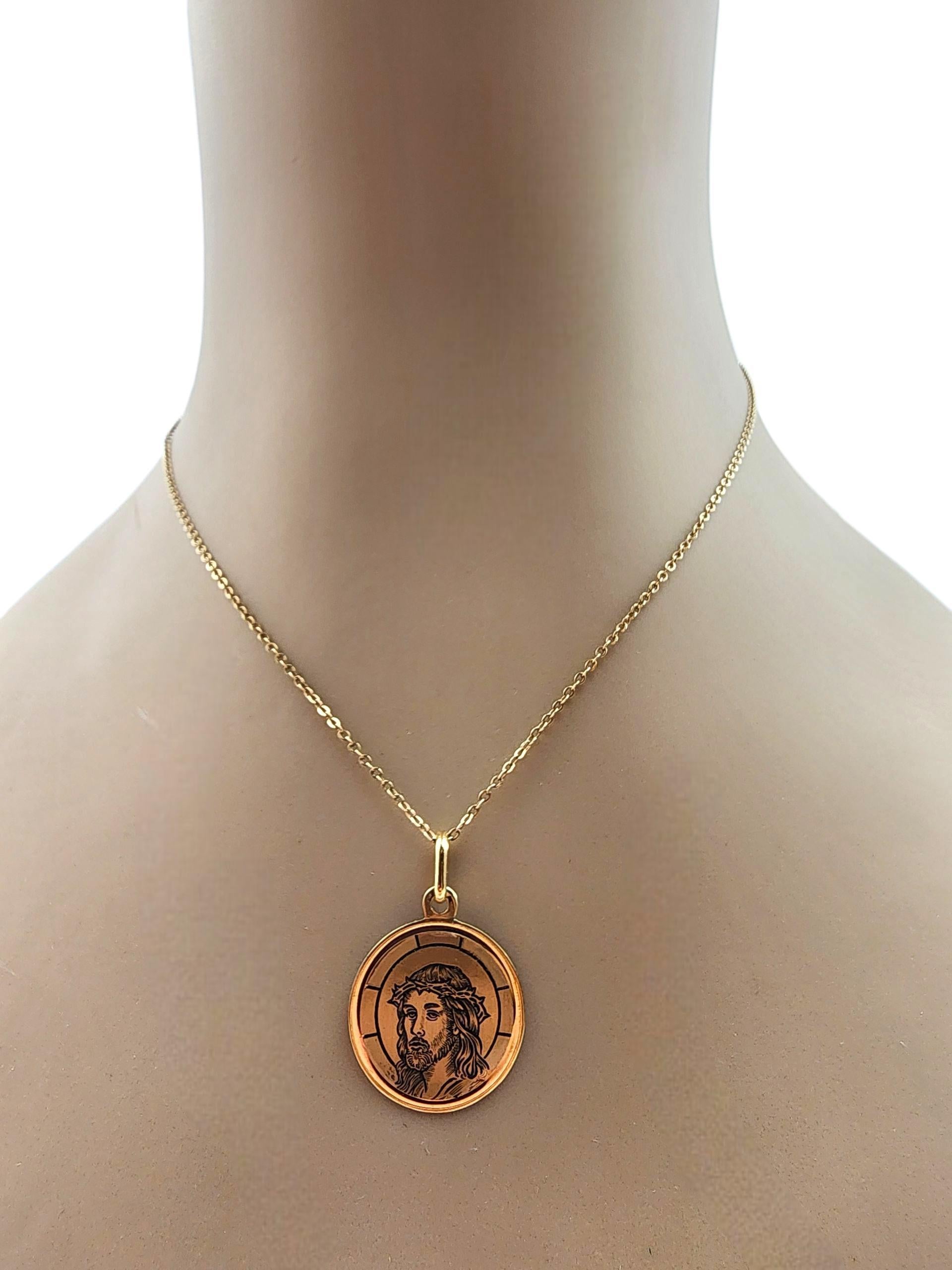 Ciondolo Gesù di Nazareth in oro giallo 18K #22334 in vendita 4