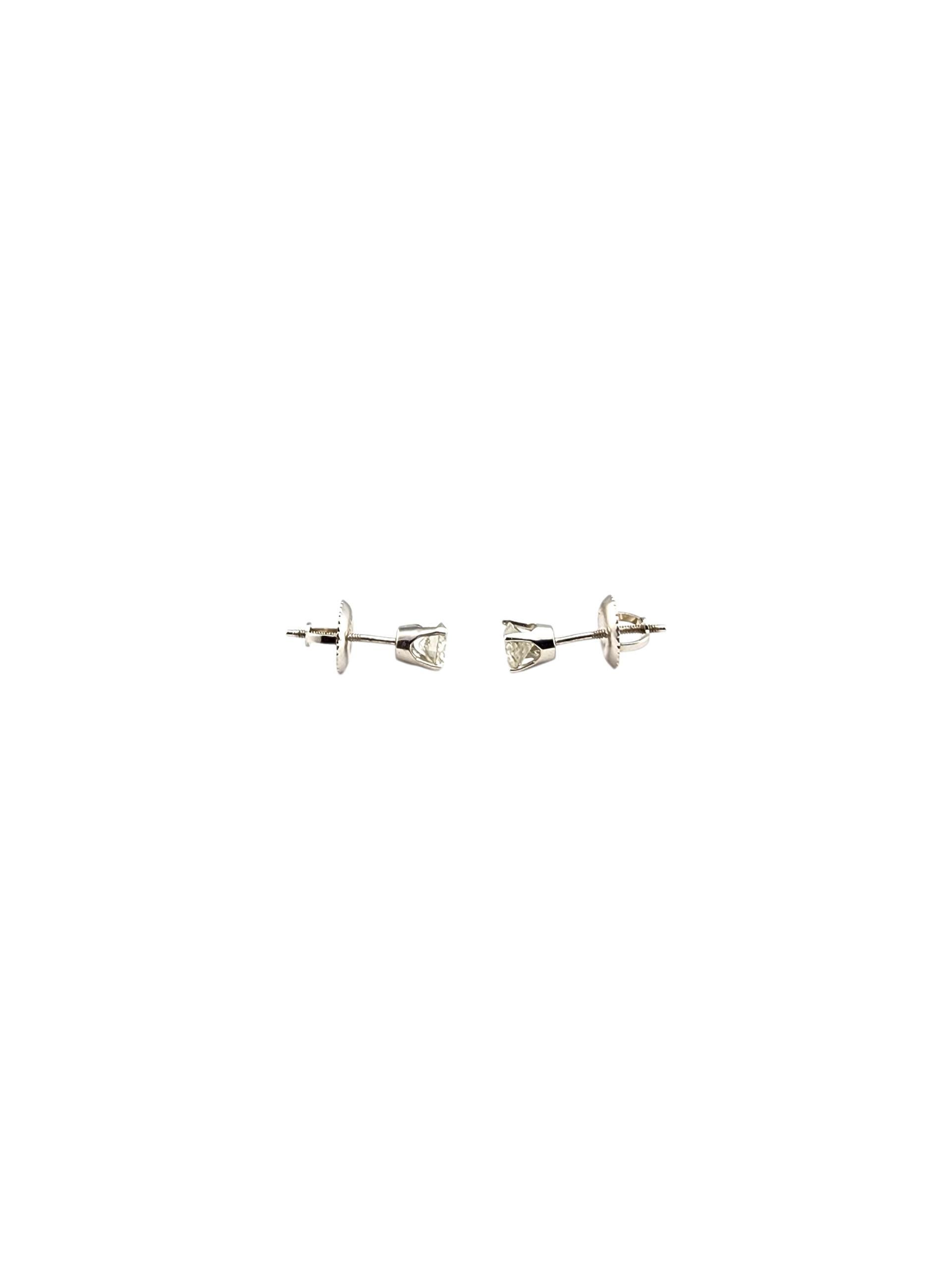 Taille brillant Boucles d'oreilles en or blanc 14 carats avec diamants #21240 en vente