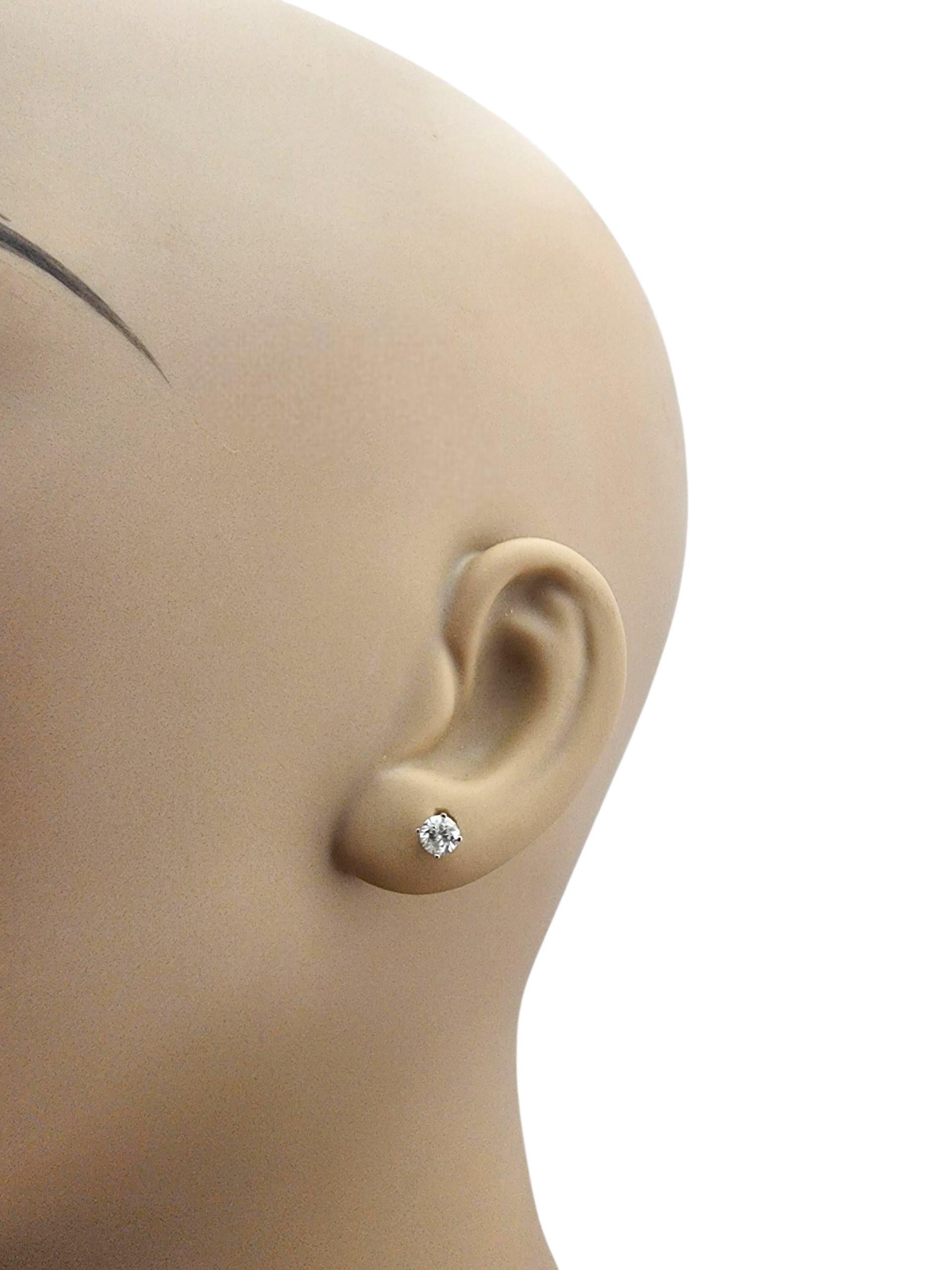 Boucles d'oreilles en or blanc 14 carats avec diamants #21240 en vente 3