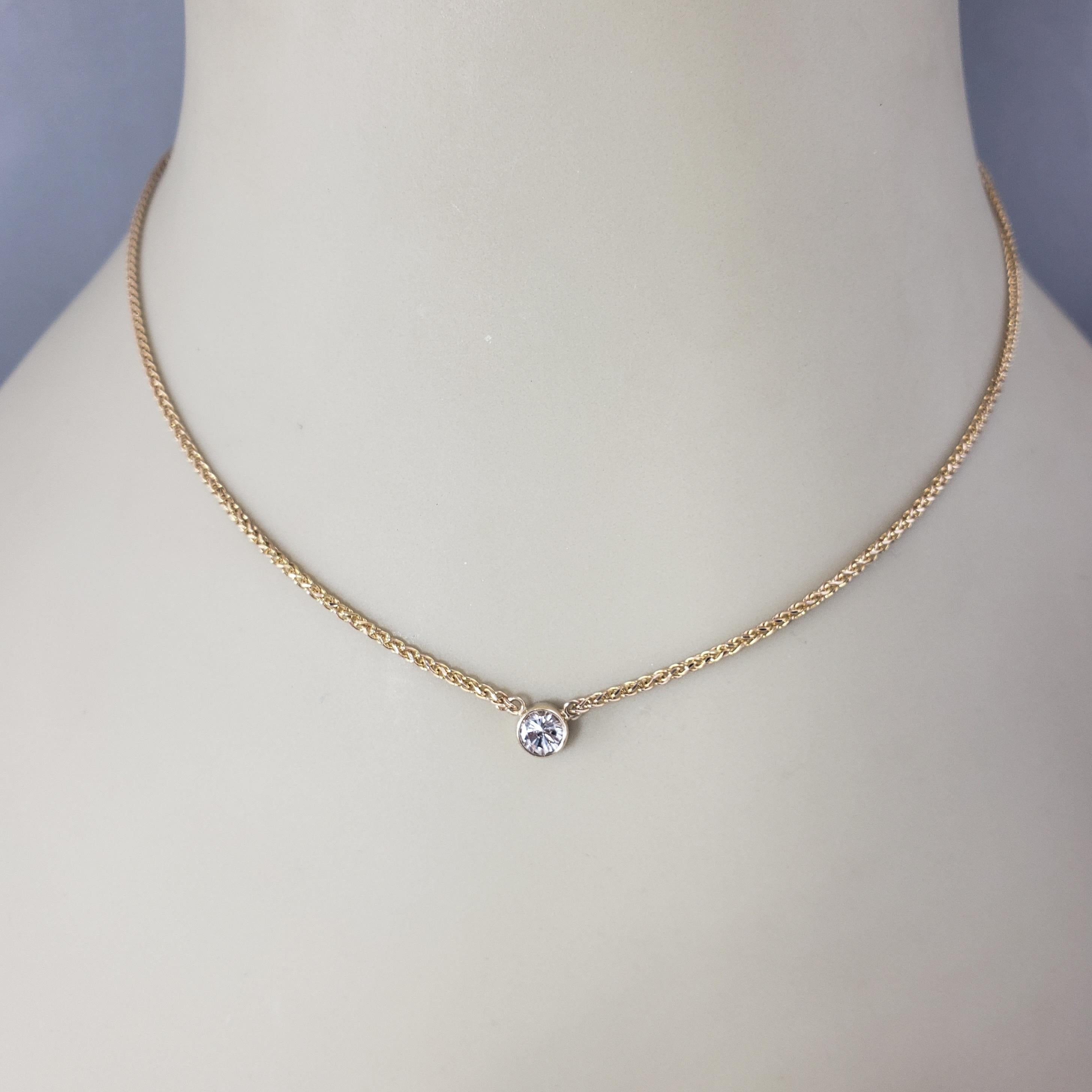 Collier en or jaune 14 carats avec pendentif solitaire en diamant #22366 en vente 1