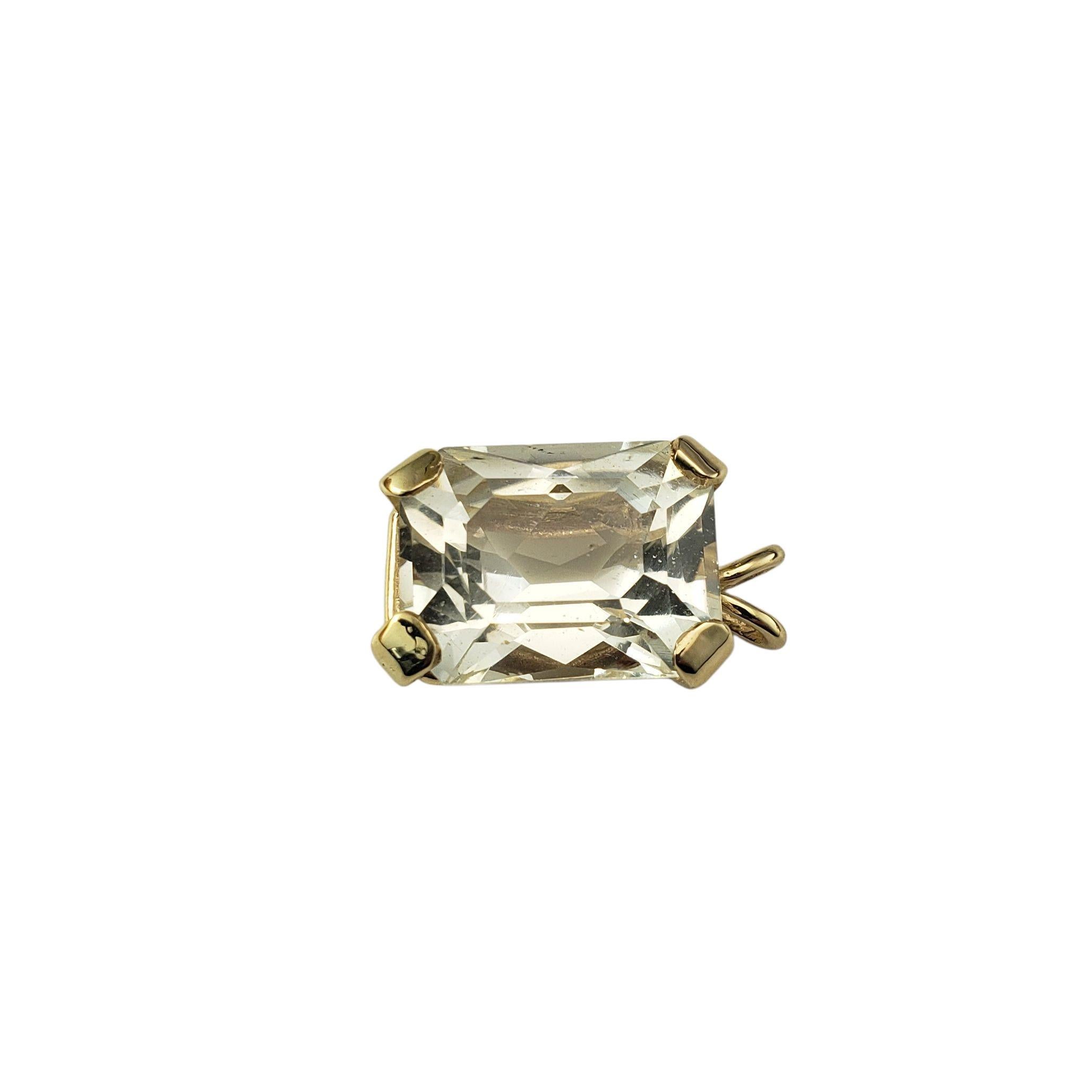 Pendentif Goshenite en or jaune 14 carats JAGi Certified-

Ajoutez une touche d'élégance à votre collection de bijoux avec ce pendentif en goshenite lumineuse (17,3 x 13,6). Sertie dans de l'or jaune 14 carats, la pierre précieuse de taille émeraude