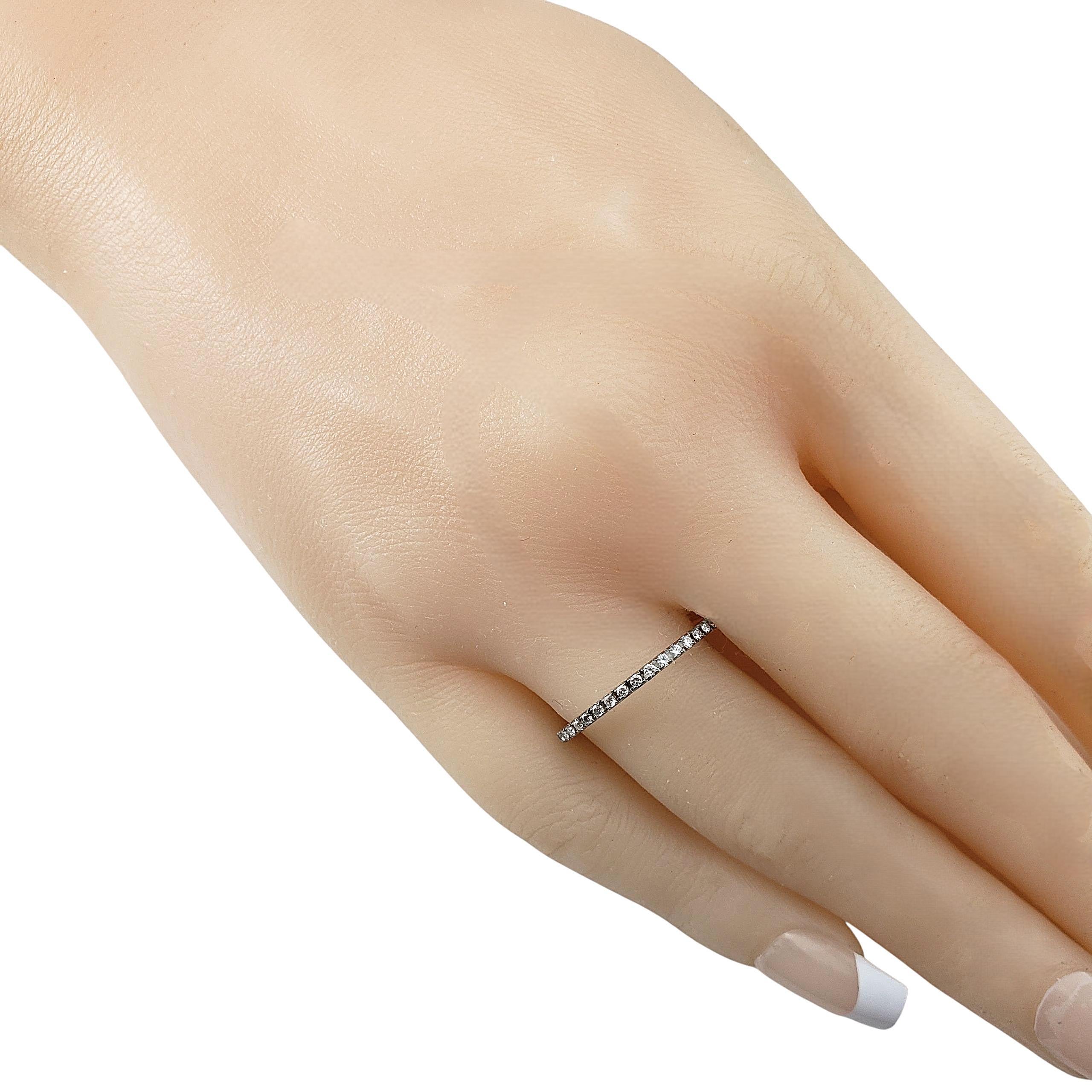 Spark Bague d'éternité en or blanc 18 carats diamant Taille 8 #22395 en vente 2