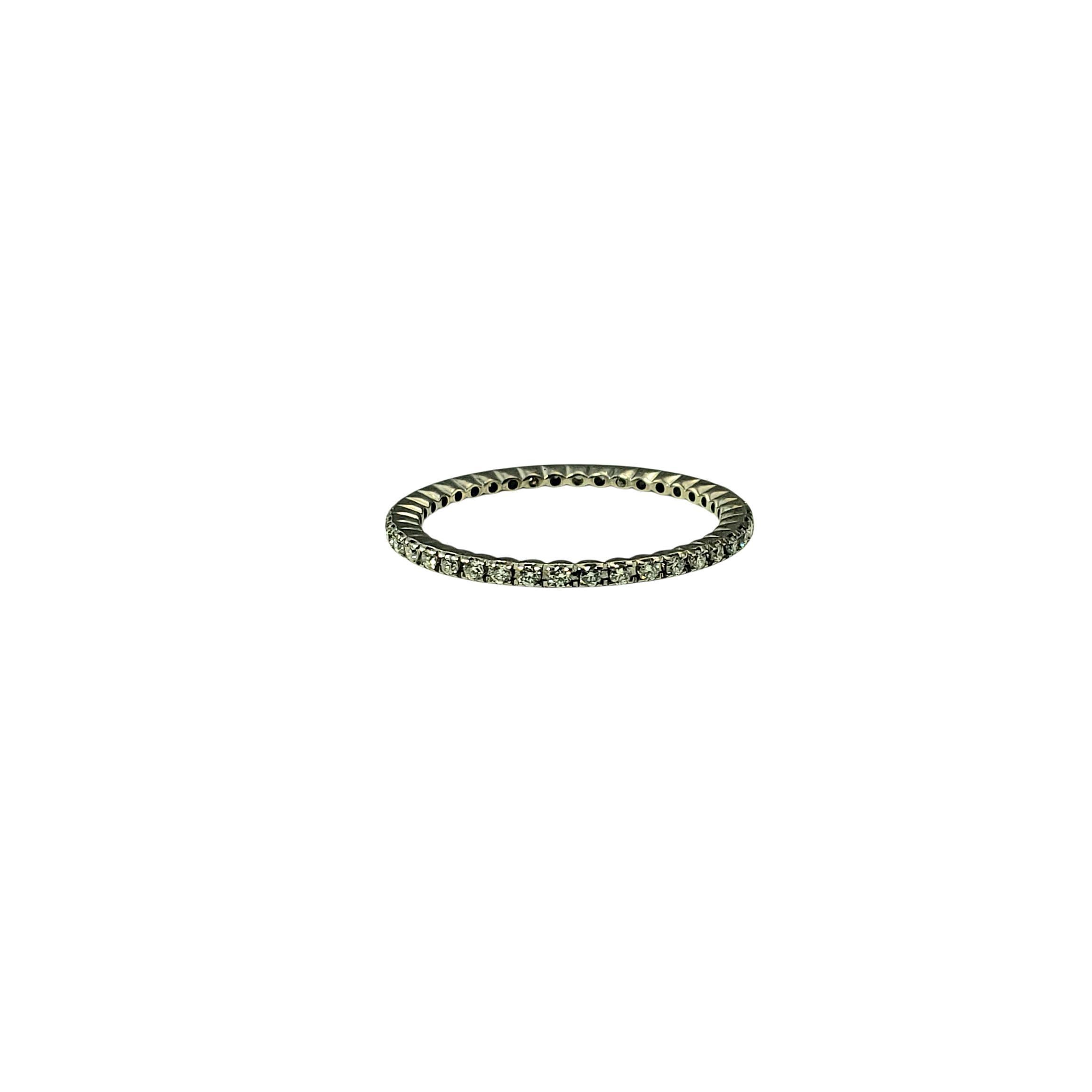 Taglio brillante Anello a fascia per l'eternità con diamanti in oro bianco Spark 18 carati, misura 8 #22392 in vendita