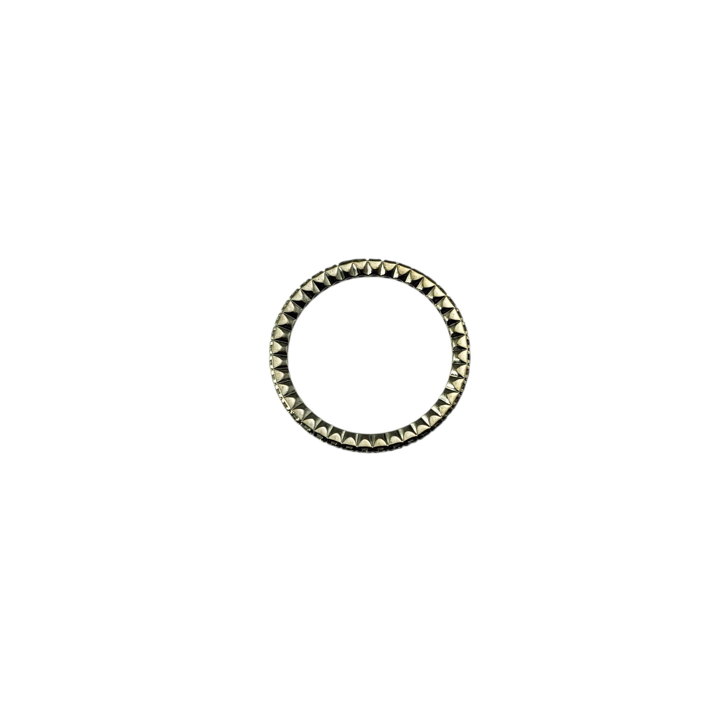 Anello a fascia per l'eternità con diamanti in oro bianco Spark 18 carati, misura 8 #22392 In condizioni buone in vendita a Washington Depot, CT