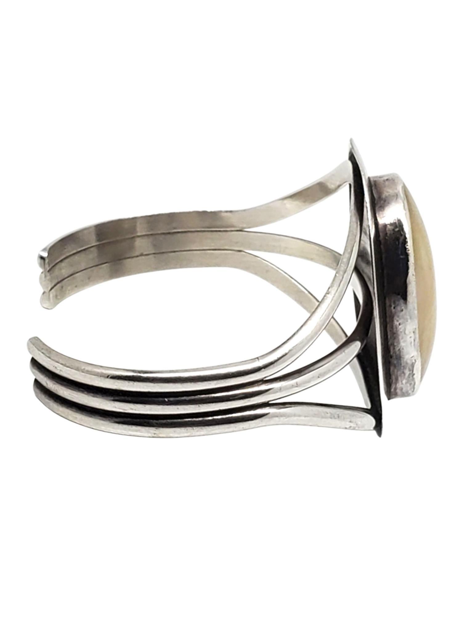 Pulsera brazalete de nácar de plata de ley de los indios americanos nº 21431 en Bueno estado para la venta en Washington Depot, CT