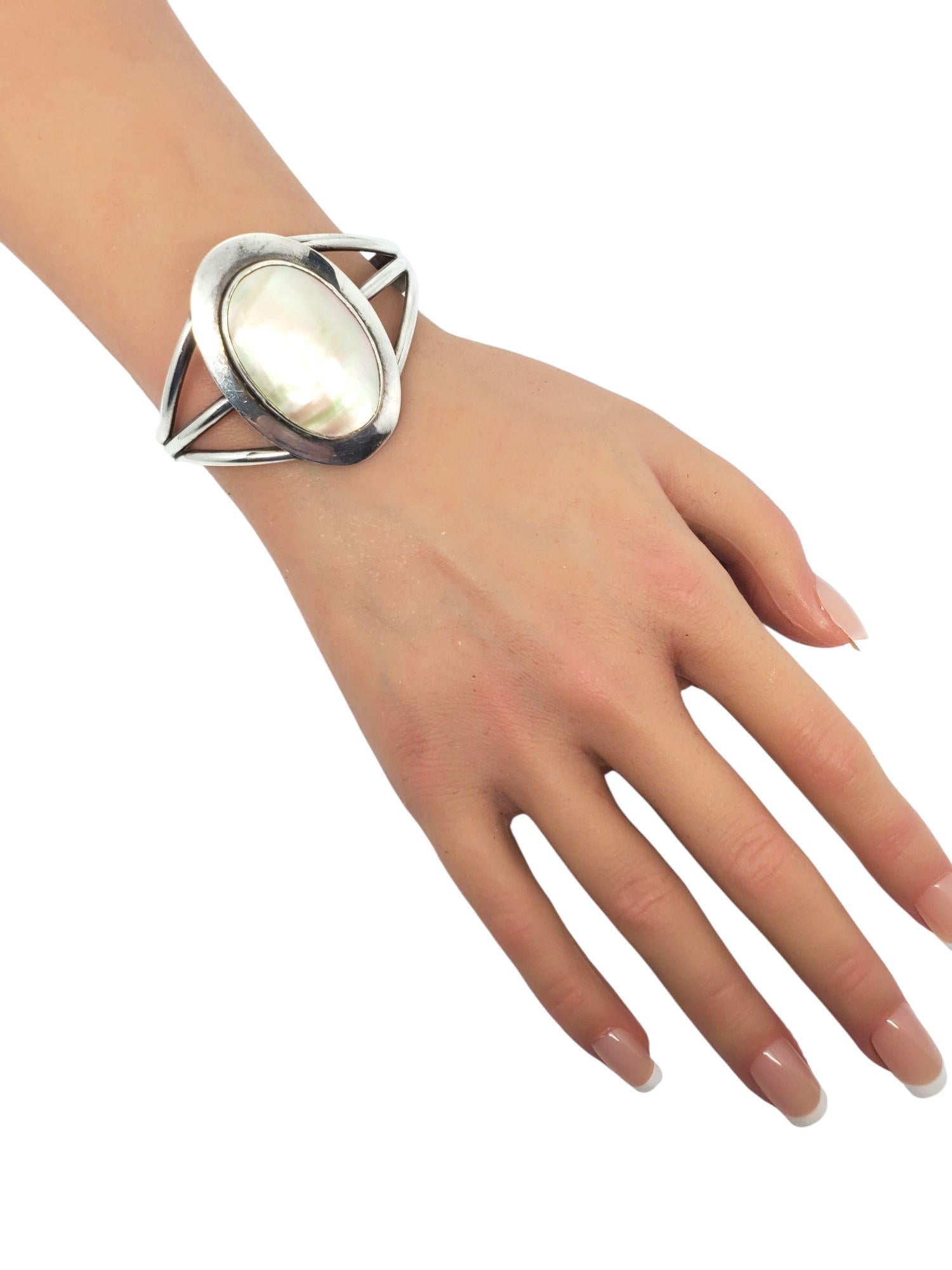 Pulsera brazalete de nácar de plata de ley de los indios americanos nº 21431 en venta 1