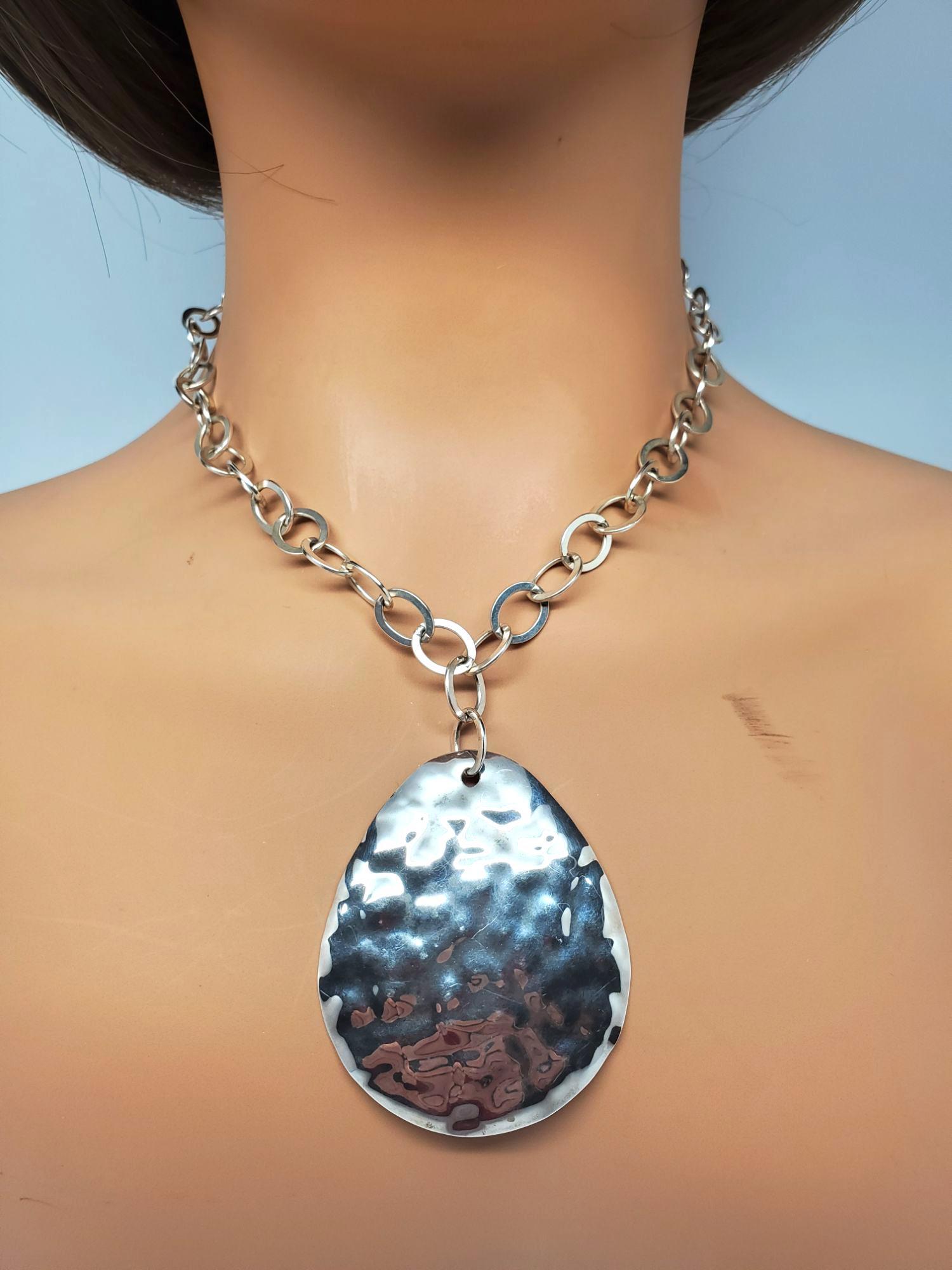 Silpada Collar colgante martillado grande de plata de ley nº 21425 en venta 5