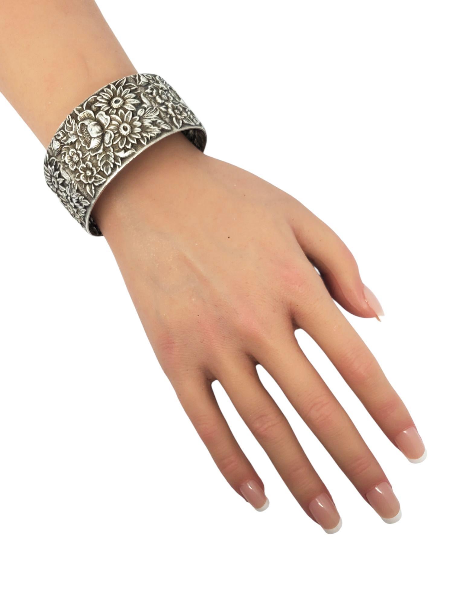 S. Kirk & Son Bracciale in argento Sterling con Repousse Floreale 18F #21414 in vendita 2