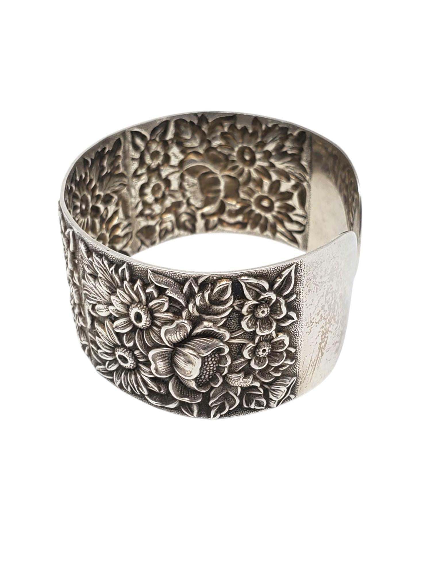 Donna S. Kirk & Son Bracciale in argento Sterling con Repousse Floreale 18F #21414 in vendita