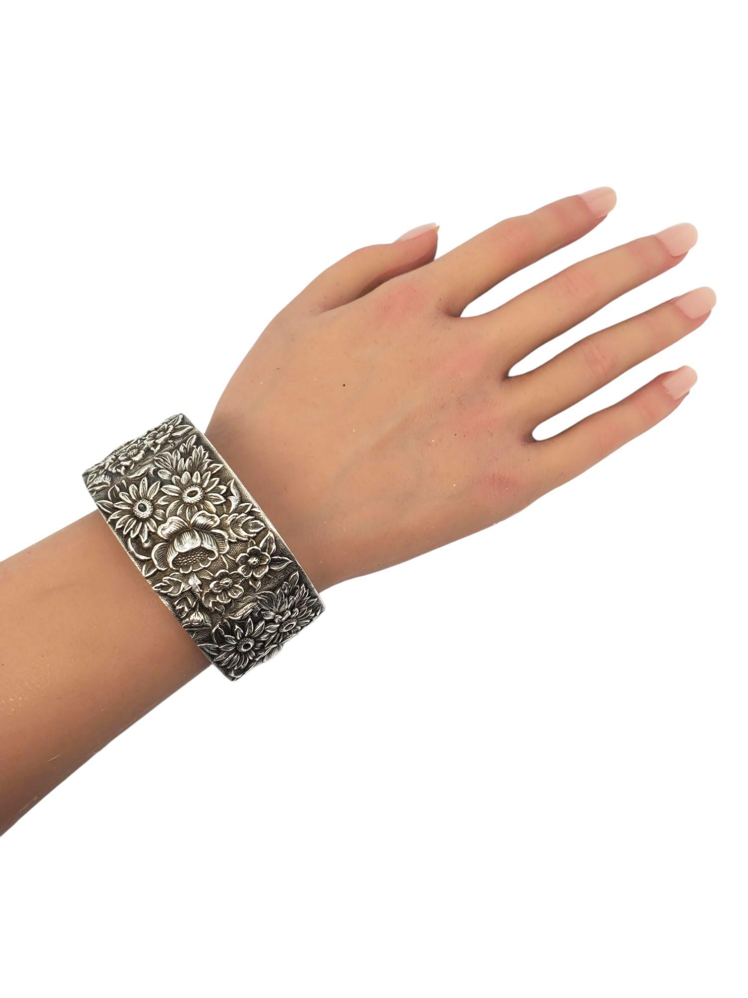S. Kirk & Son Bracciale in argento Sterling con Repousse Floreale 18F #21414 in vendita 3