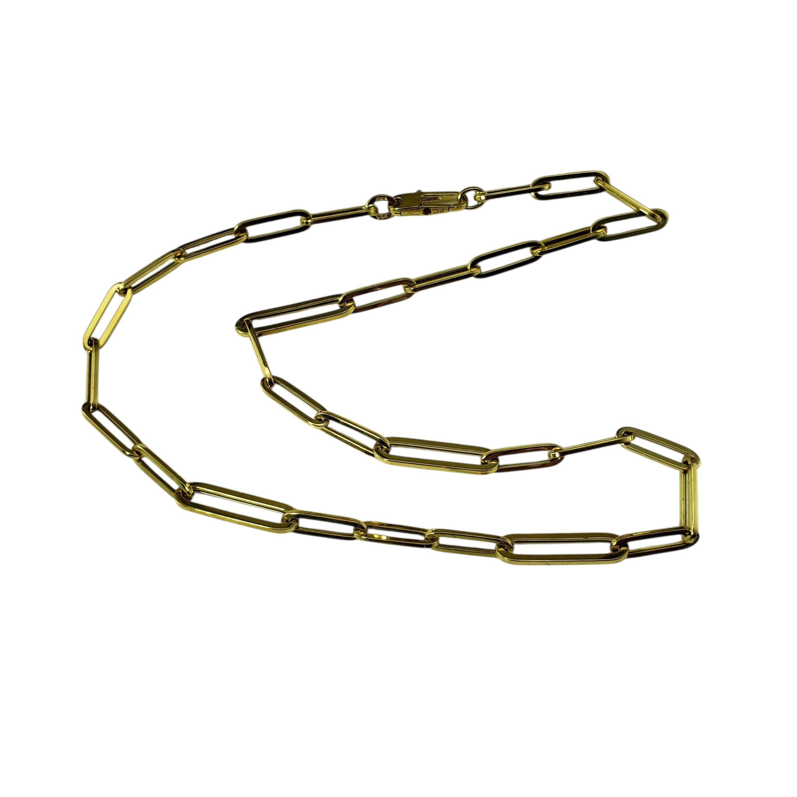 Roberto Coin - Collana con graffette in oro giallo 18 carati.

Il lusso senza tempo incontra la modernità in questa splendida collana in oro giallo 18 carati a forma di graffetta di Roberto Coin. Caratterizzato da maglie rettangolari allungate e