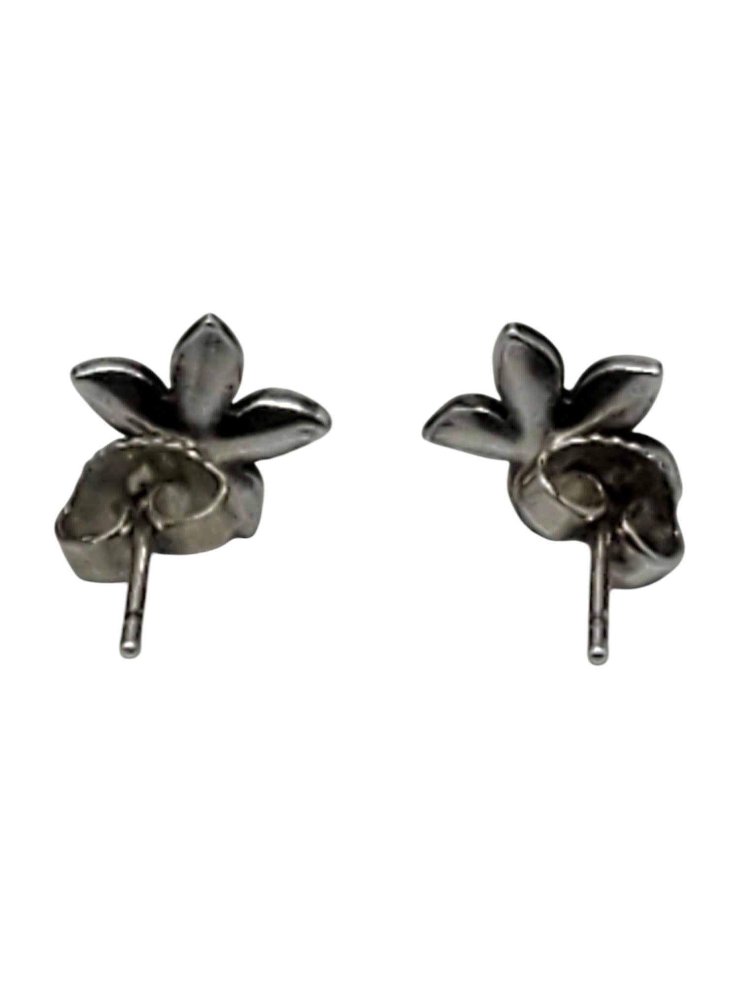 Avery James Boucles d'oreilles fleurs en argent #21670 Bon état - En vente à Washington Depot, CT