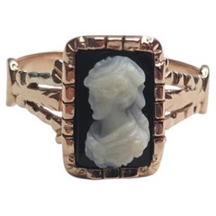 Vintage 10K Yellow Gold Cameo Ring #26752