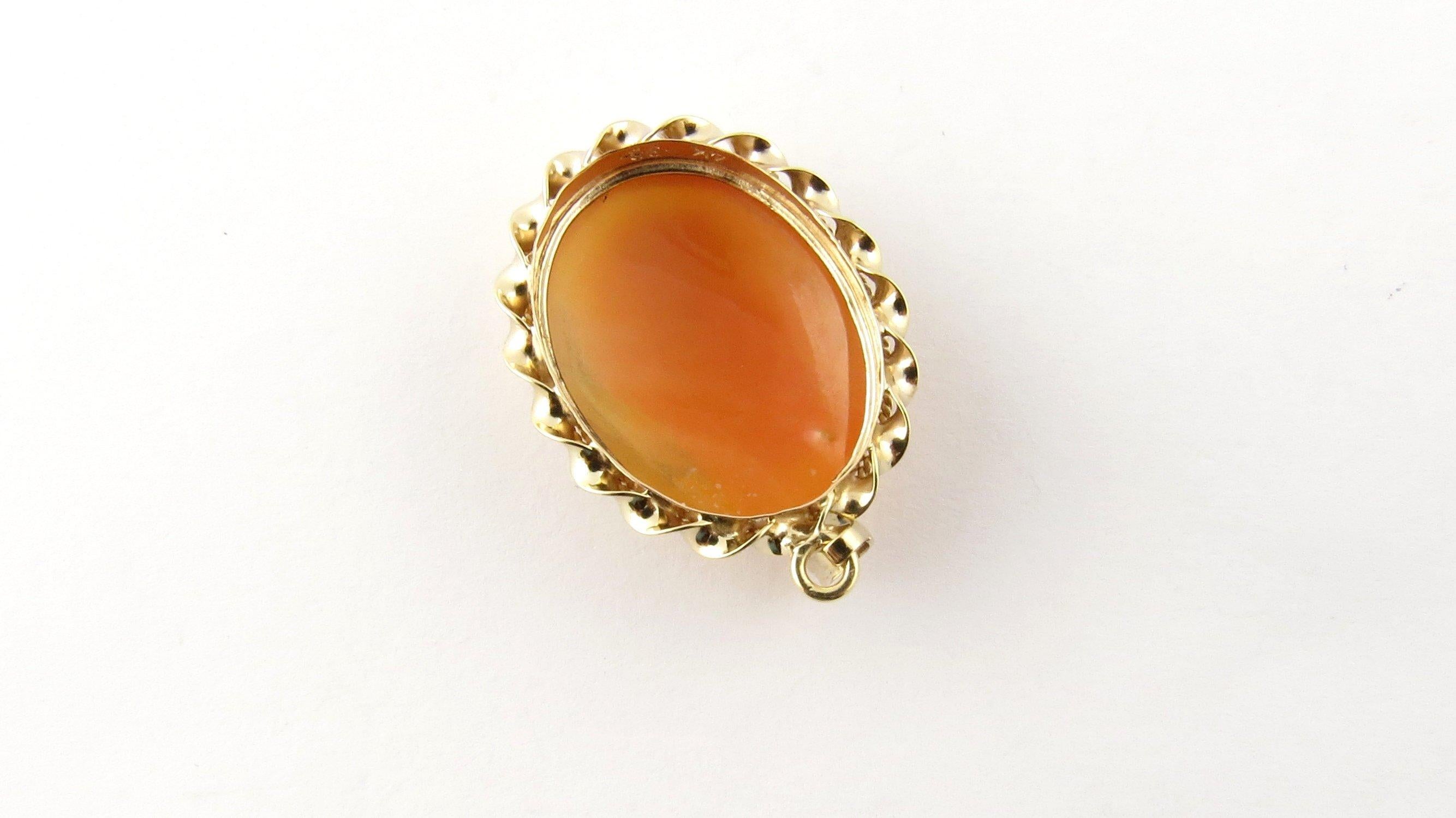 14 Karat Yellow Gold Cameo Pendant In Good Condition For Sale In Washington Depot, CT