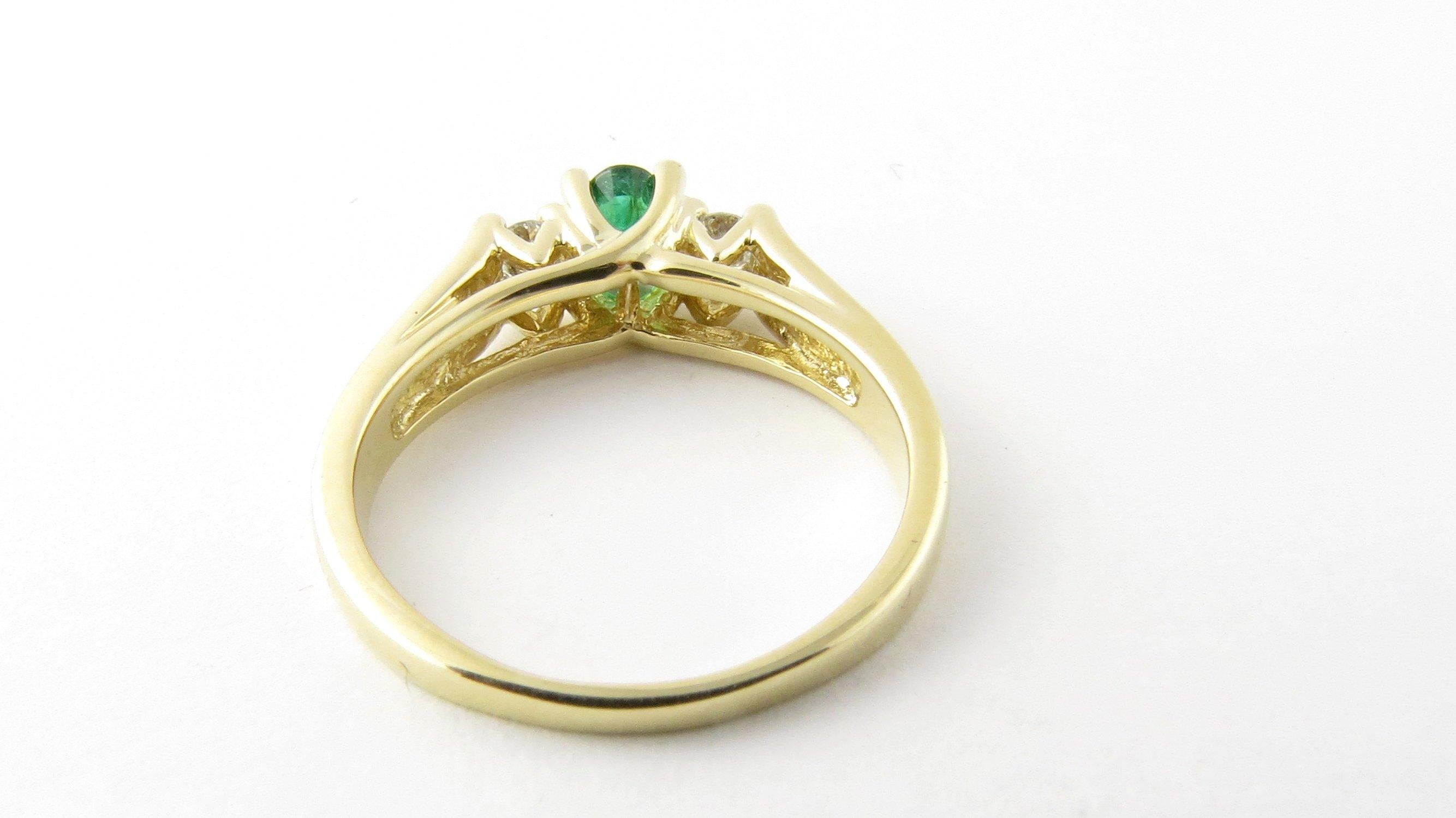 14 Karat Yellow Gold Genuine Emerald and Diamond Ring 4
