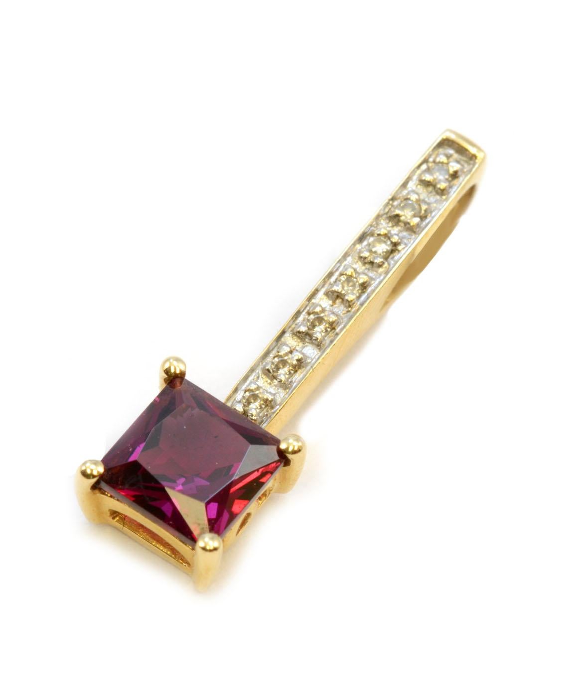 14 Karat Yellow Gold Garnet and Diamond Pendant In Excellent Condition In Manchester, NH