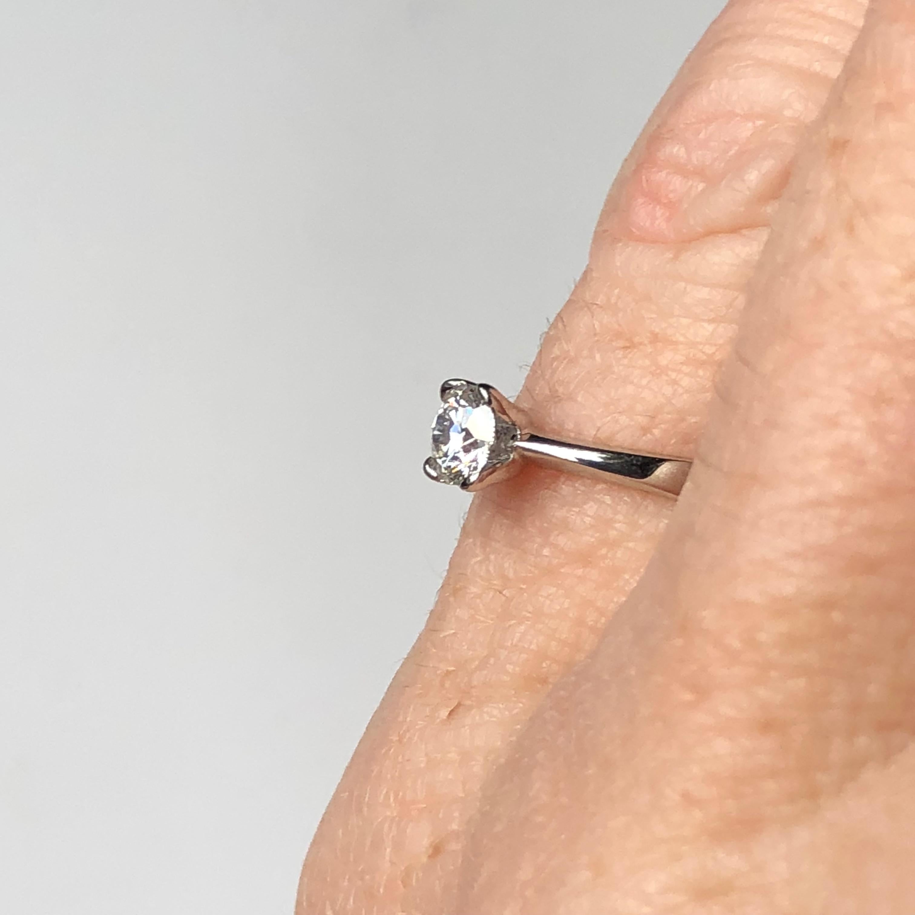 Round Cut Solitaire Diamond Engagement Ring 18 Karat Gold .33 Carat G Color VS Clarity For Sale