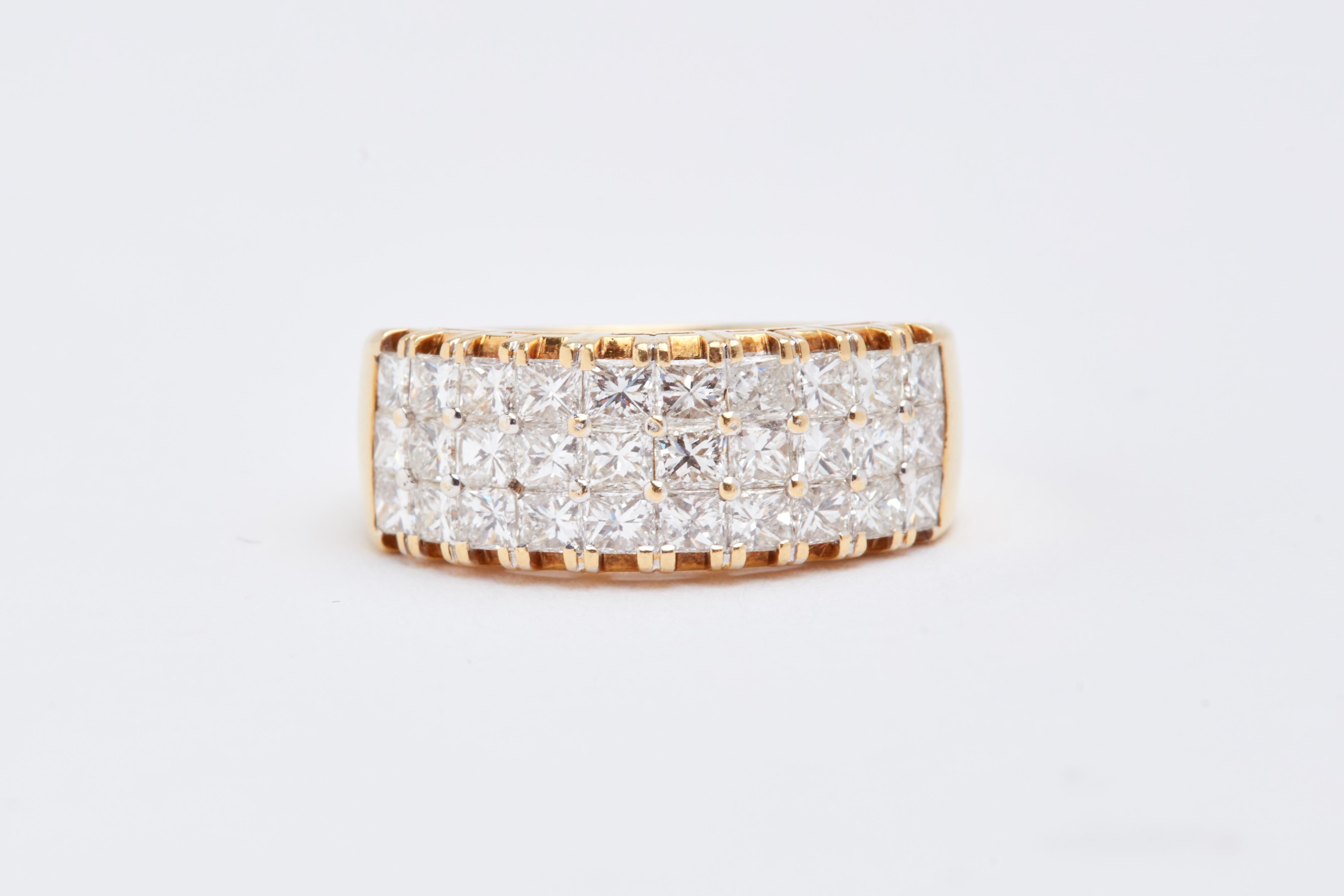 18 Karat Yellow Gold 3-Row Diamond Ring In Good Condition In New York, NY