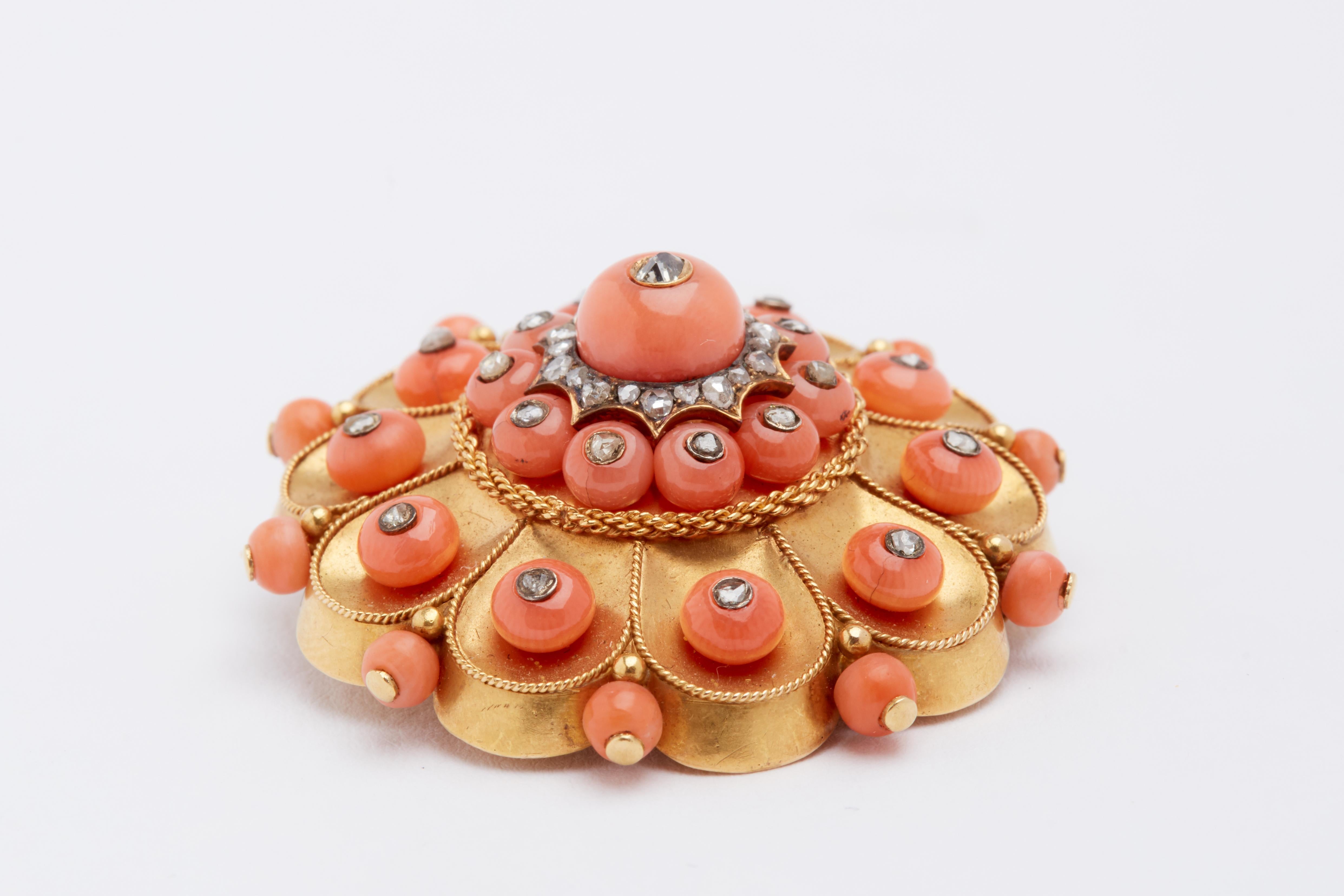 Early 1900s Gold, Coral and Diamond Brooch In Good Condition In New York, NY