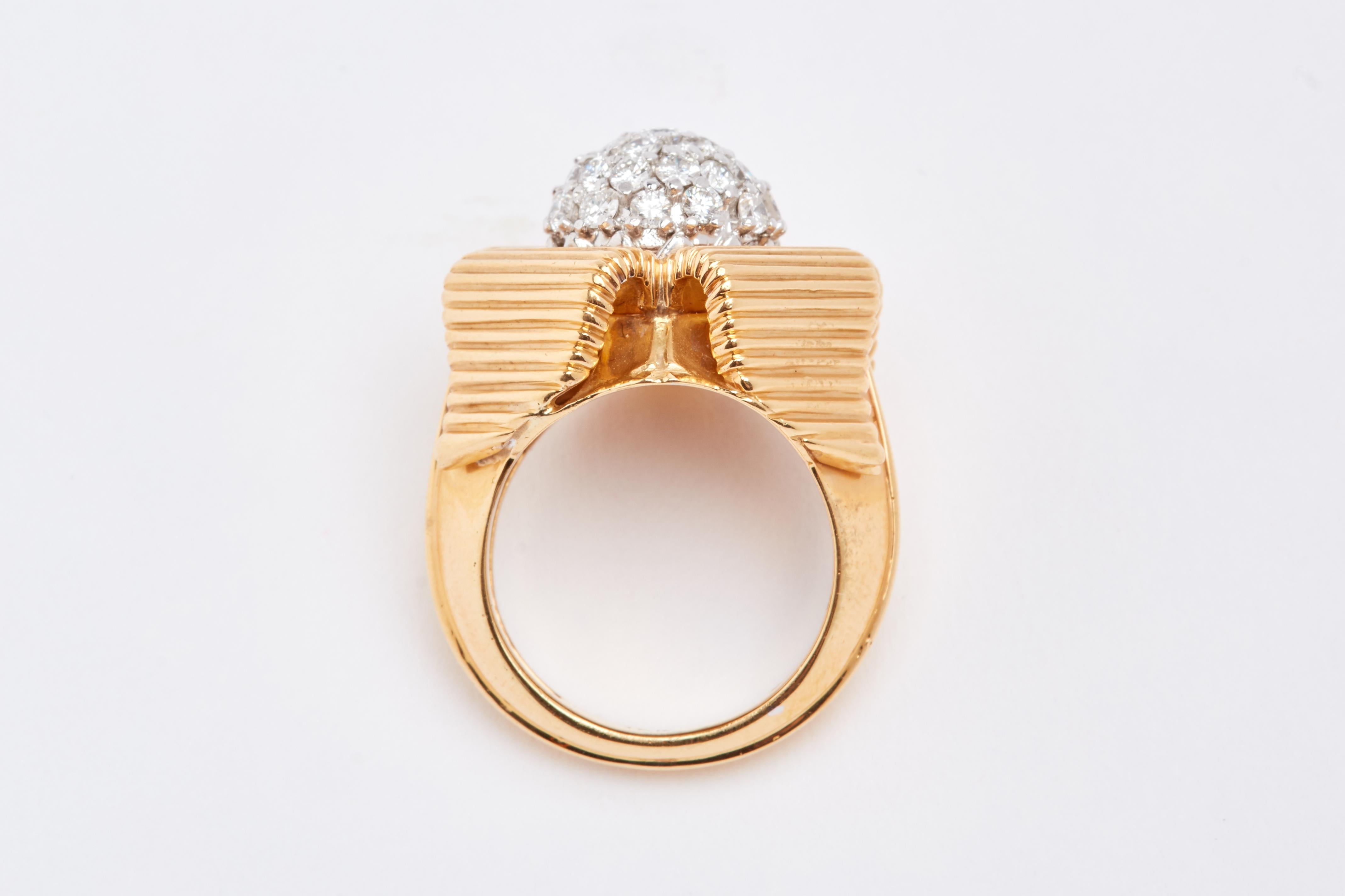 18K Yellow Gold Dome Cluster Geometric Ring. Aprox 2.50 carats total of white diamonds. Size 7