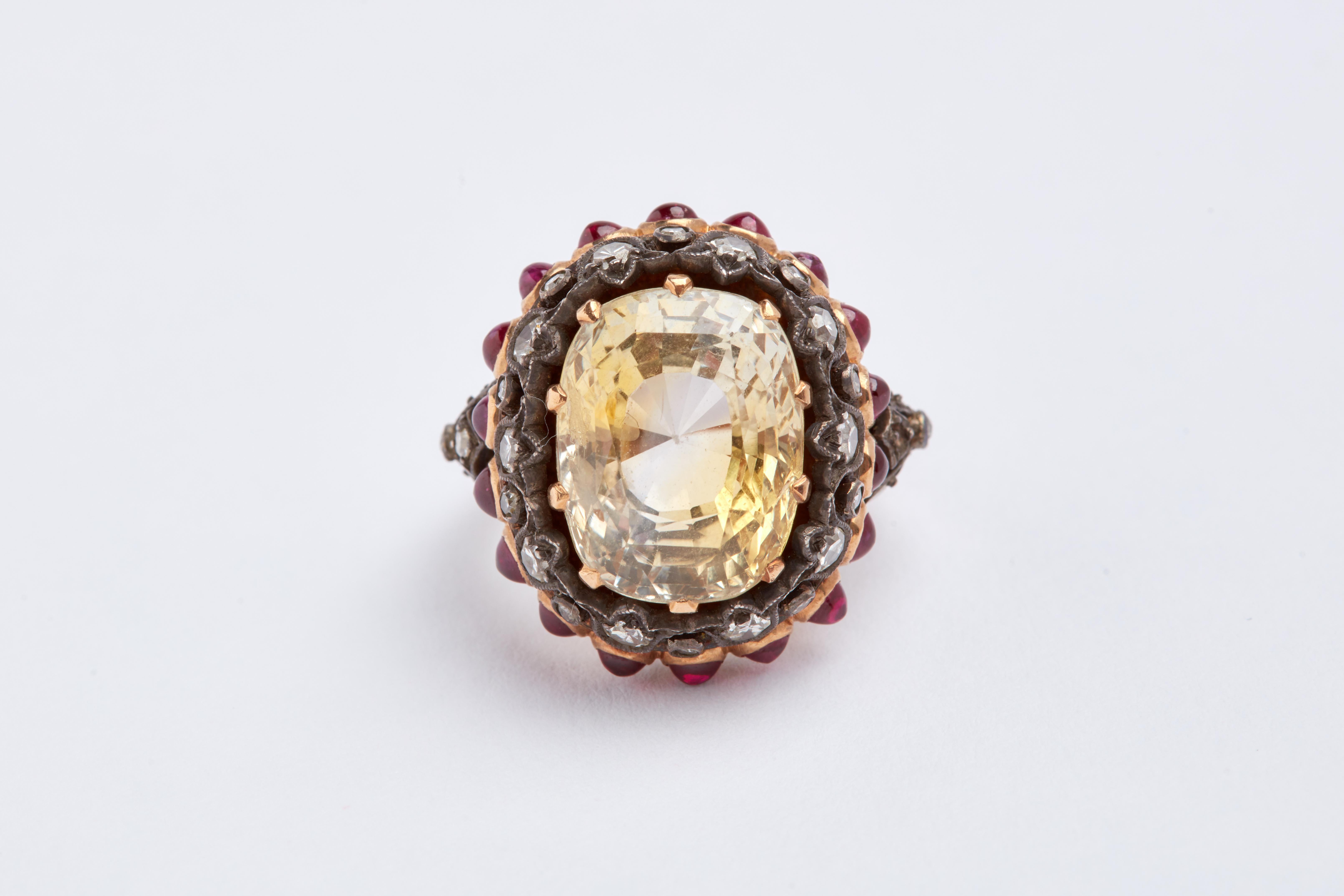 Yellow Gold Yellow Sapphire, White Diamonds and Cabochon Rubies Ring In Good Condition In New York, NY